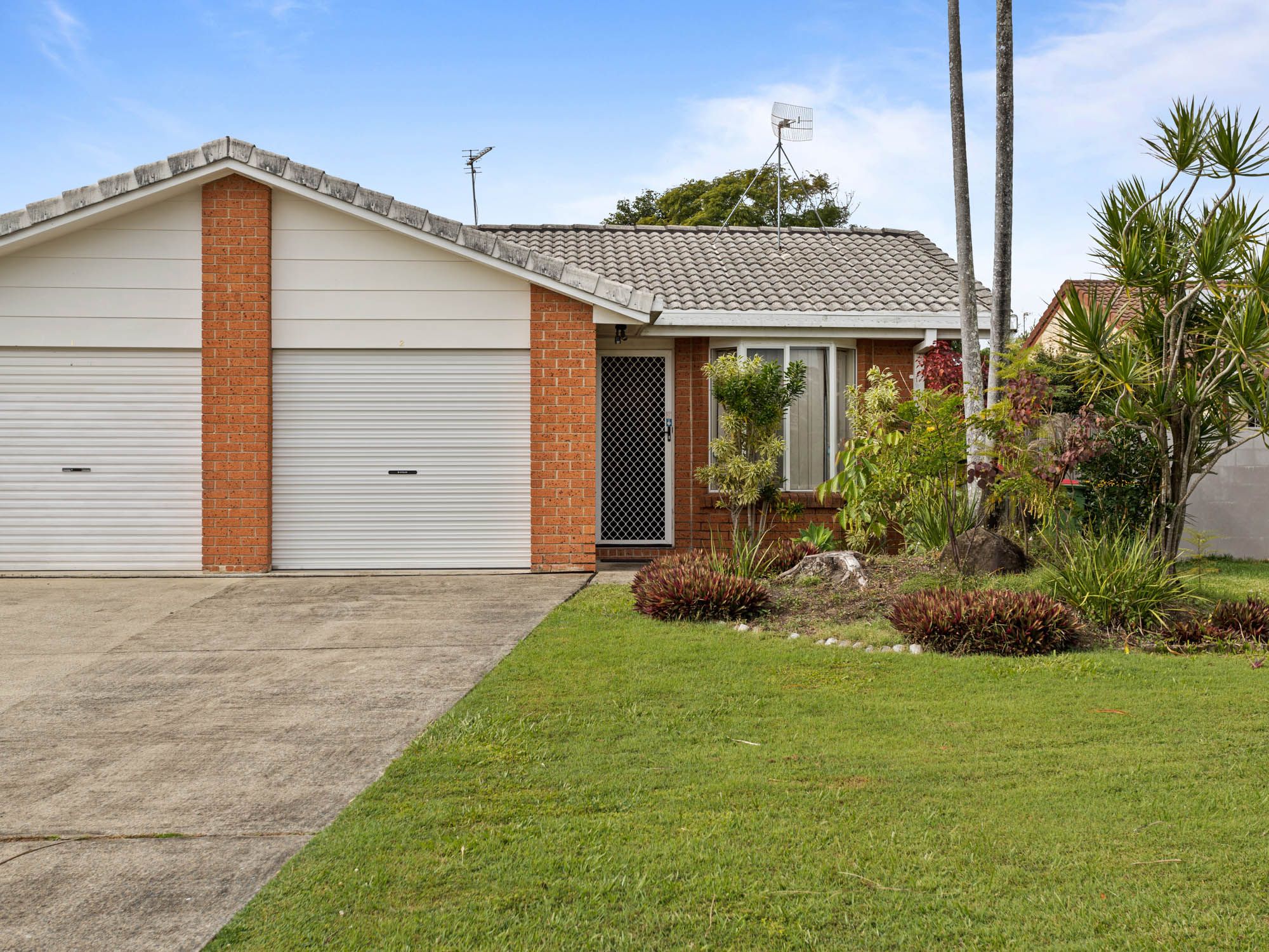 2/6 Clovelly Place, Labrador, QLD 4215