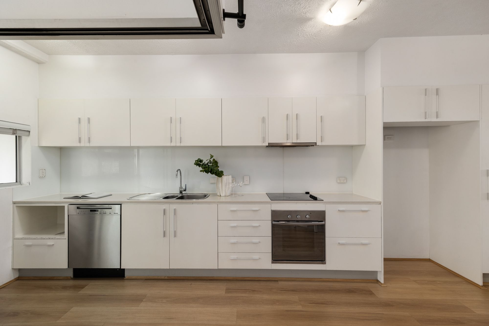 308/1 Ella Street — photo 4 of 13