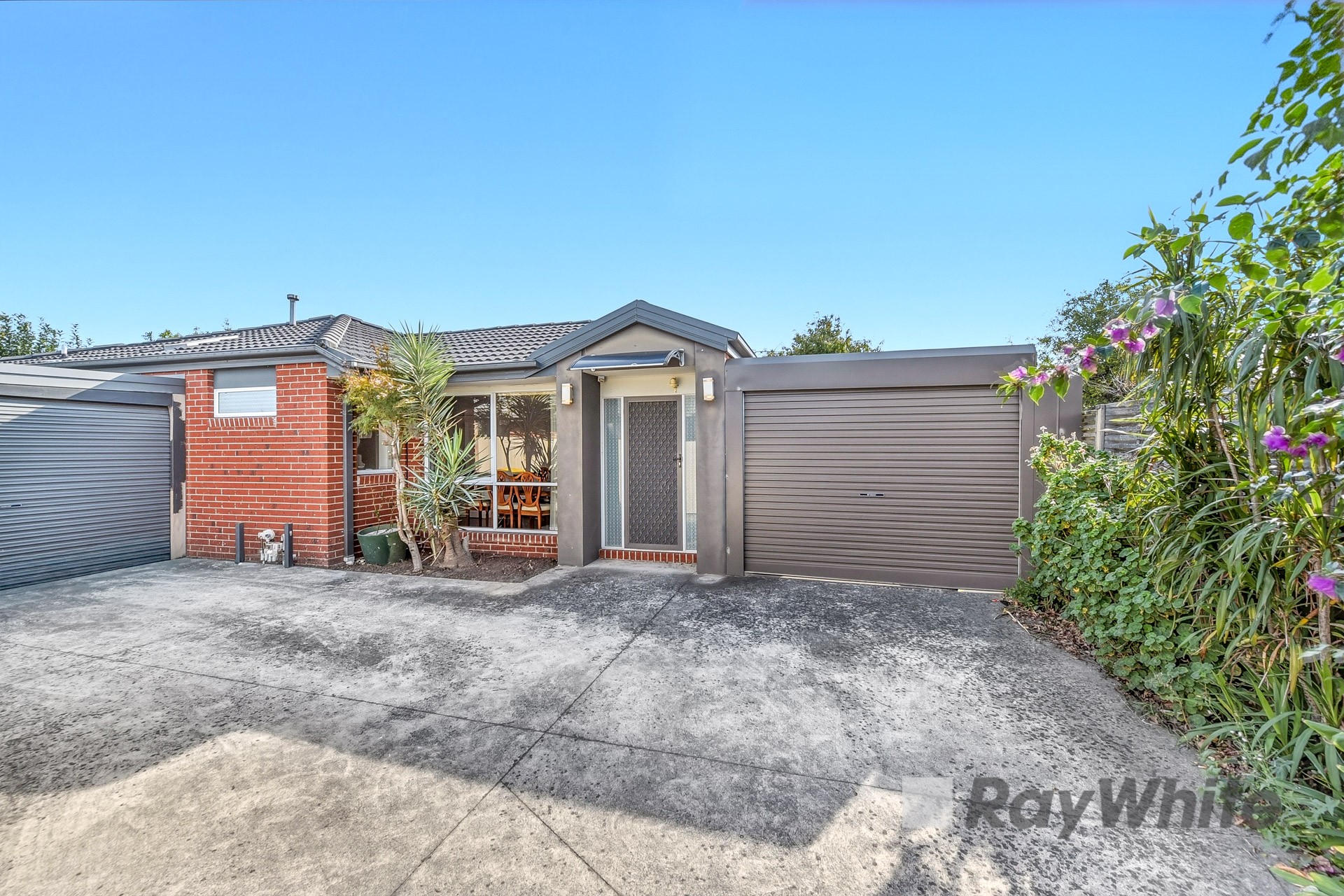 65A John Fawkner Drive, Endeavour Hills, VIC 3802