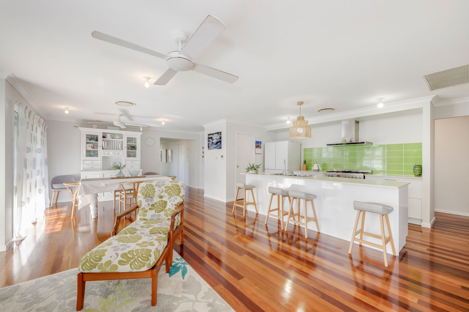 3 Raewood Close — photo 3 of 30