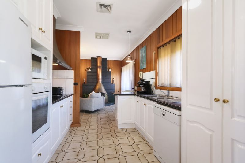 40 Craig Drive — photo 8 of 27