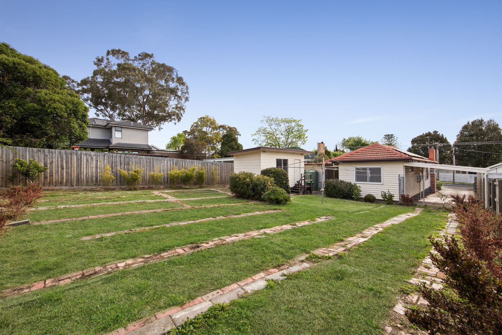 23 Peter Avenue — photo 8 of 12