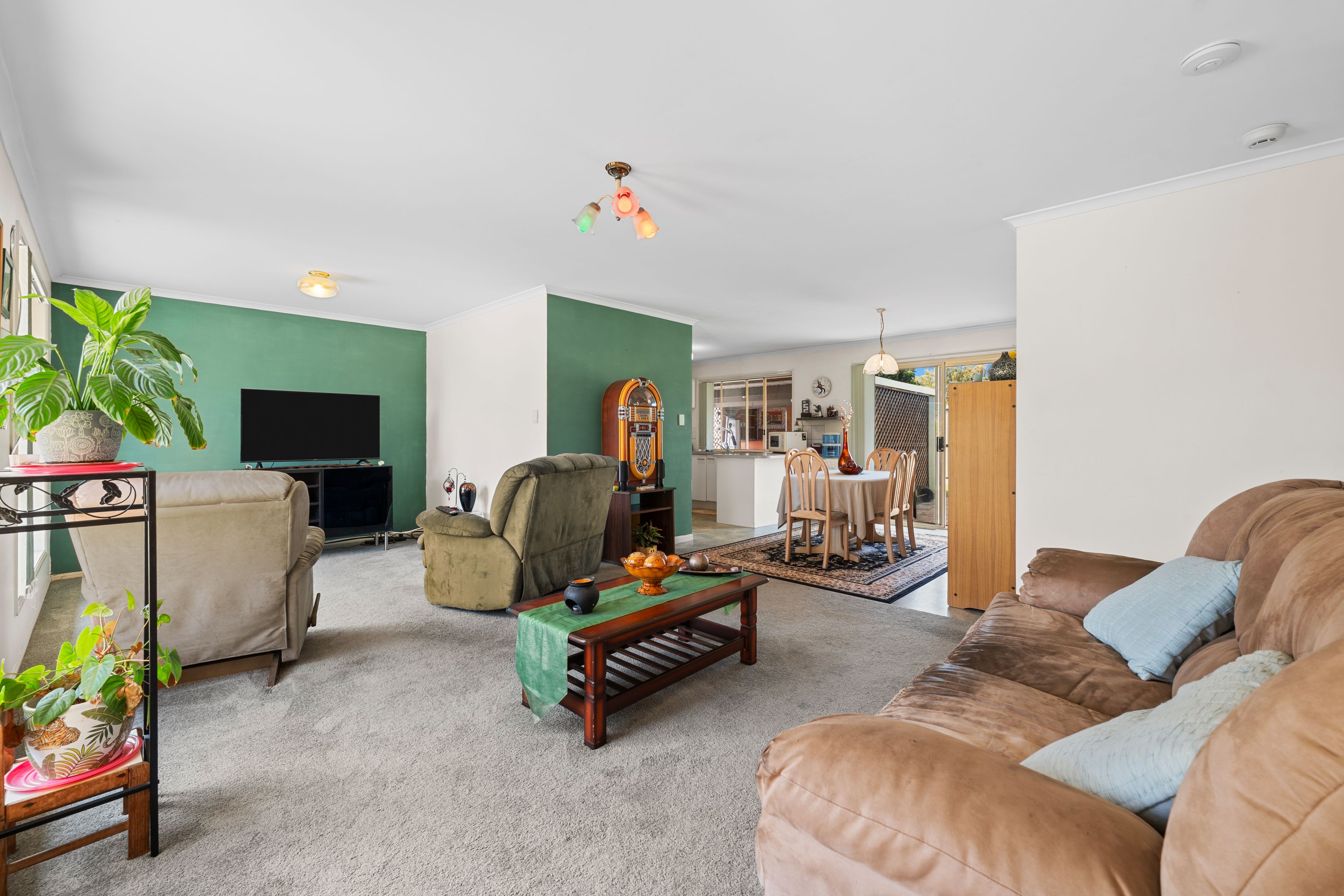 2 Elaine Court — photo 3 of 23