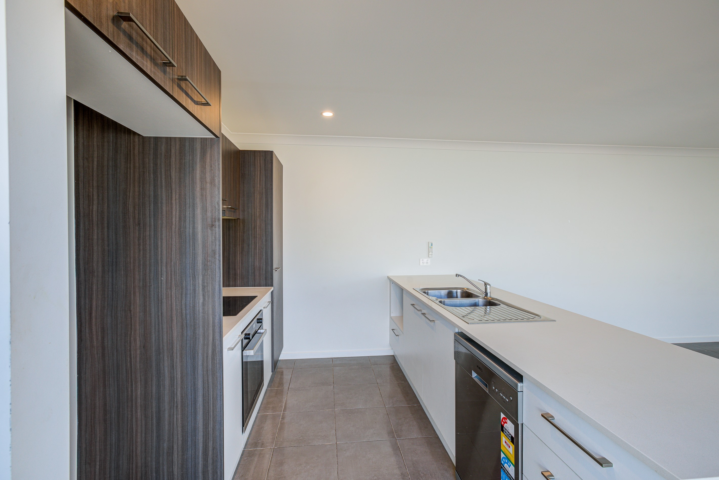 2/6 Sapphire Street, Park Ridge, QLD 4125