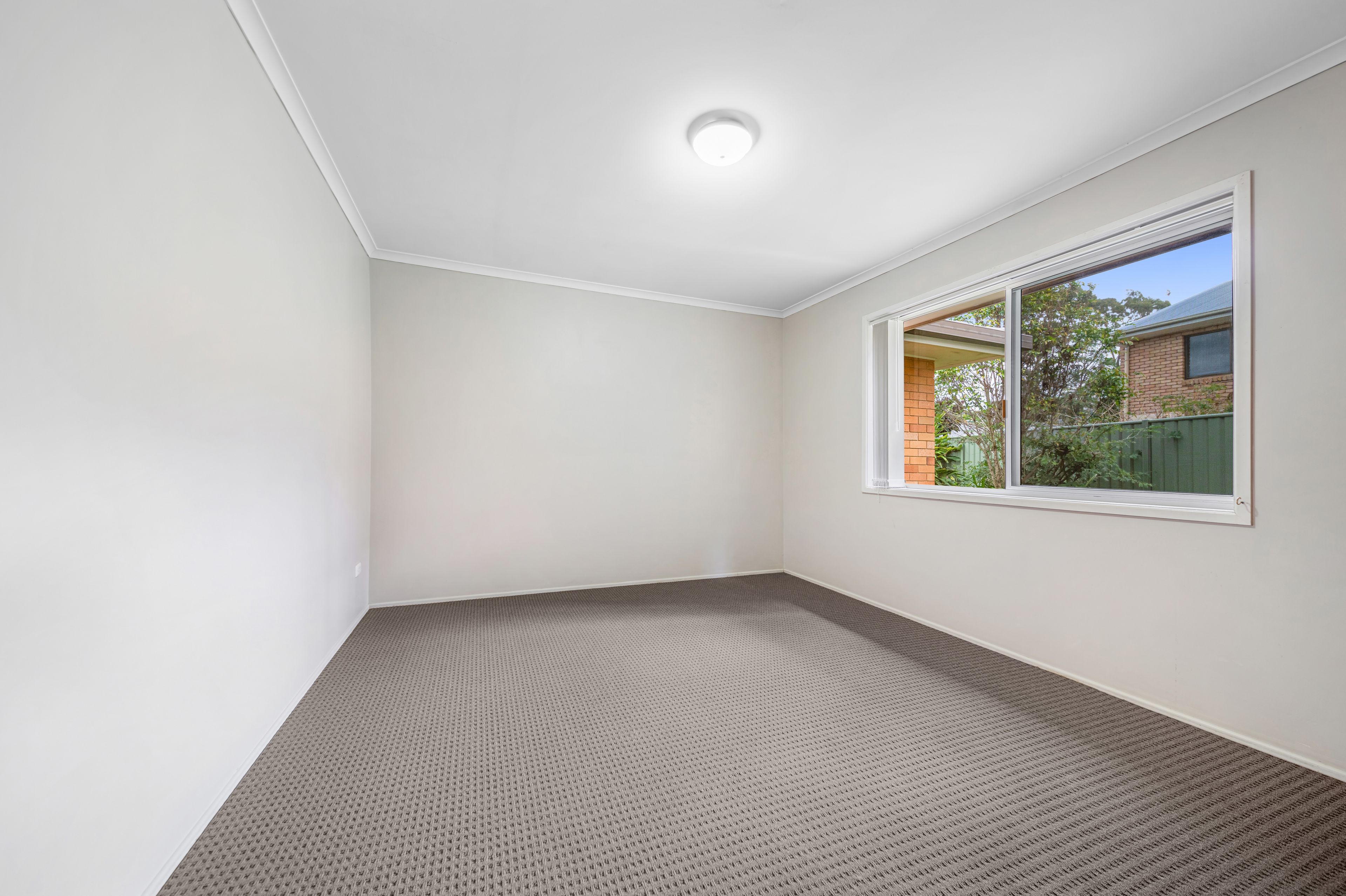 3/31 Cooinda Crescent — photo 8 of 9