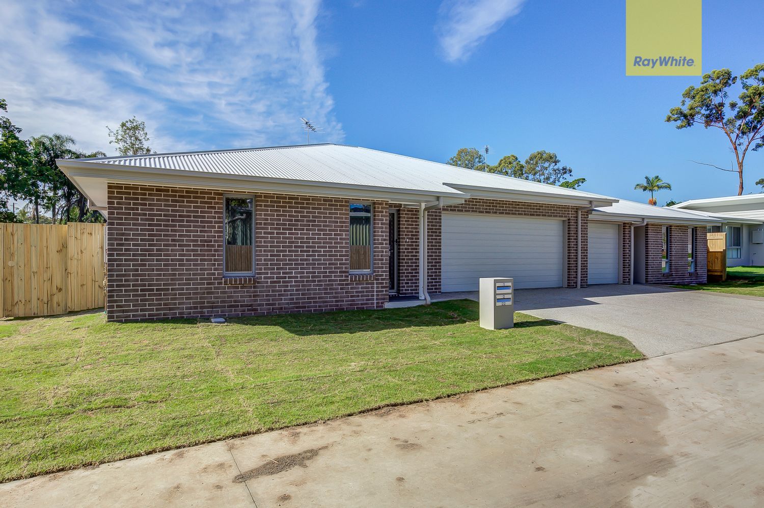 1/2 Ellie Court (39 Station Road), Loganlea, QLD 4131