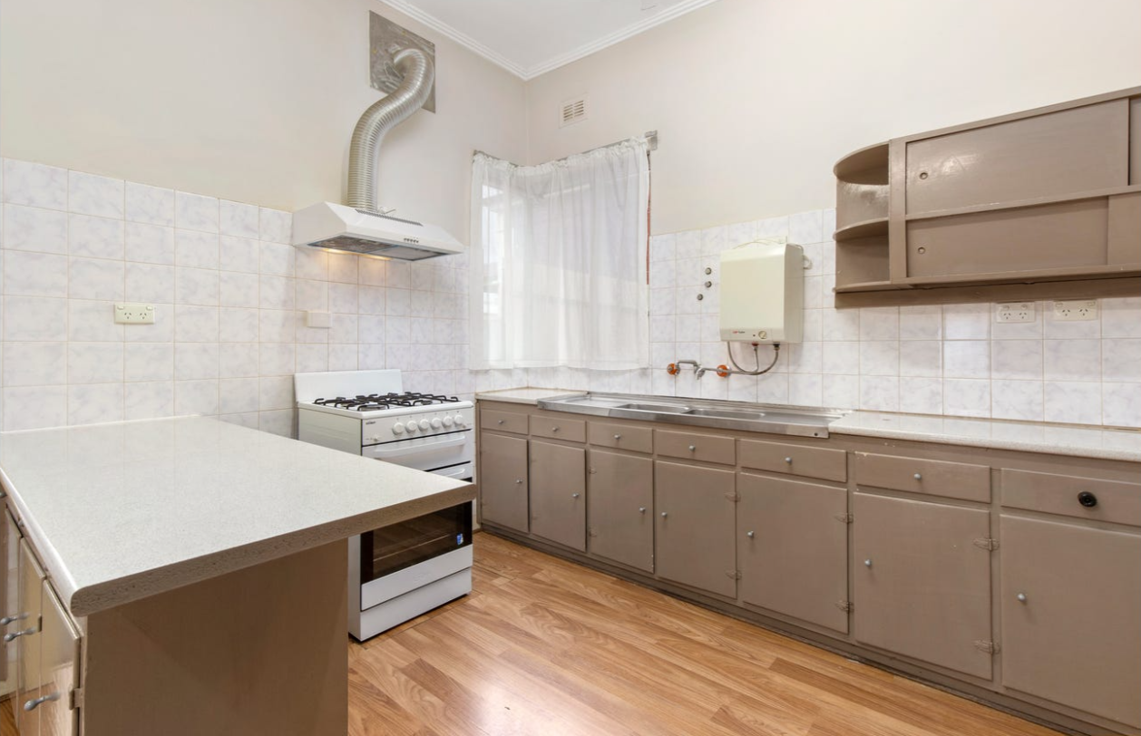 26 Ashford Road — photo 4 of 11