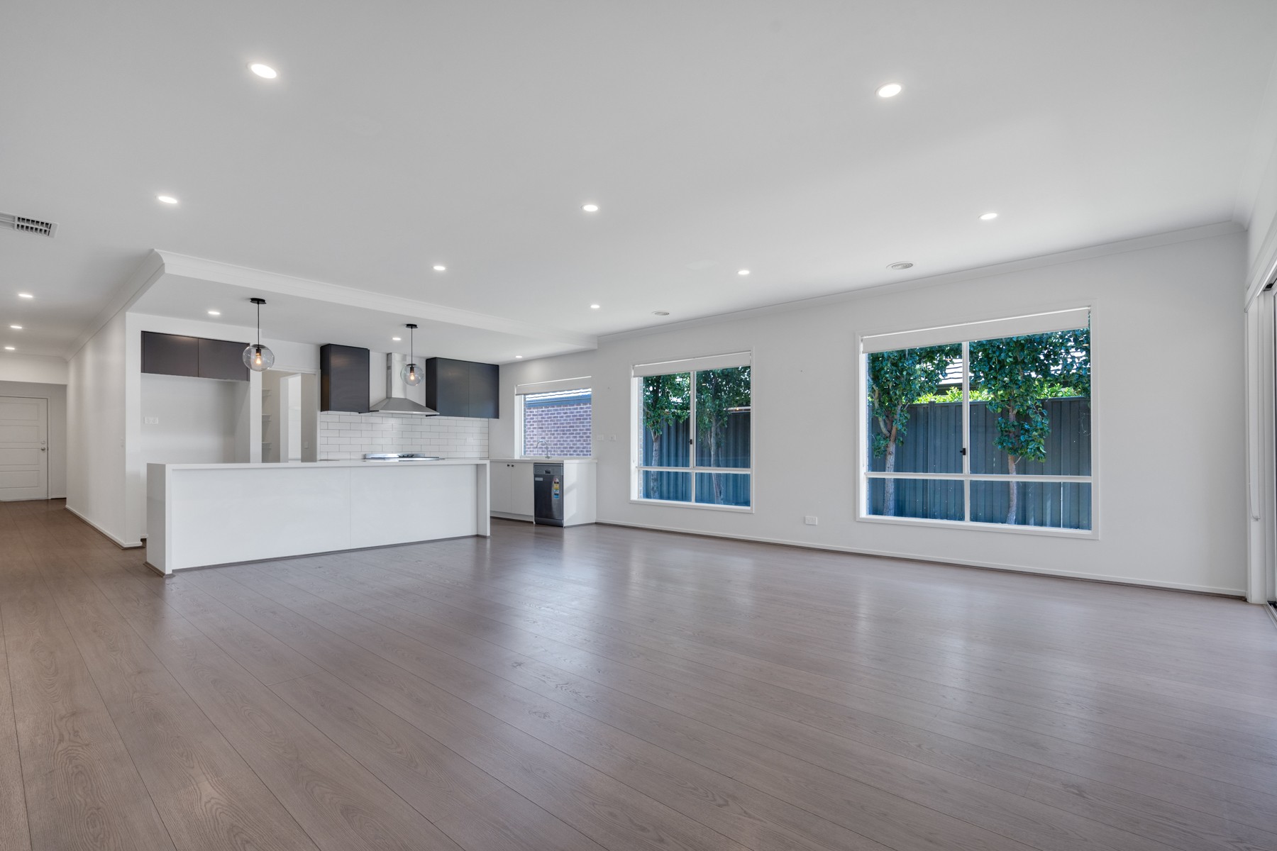 99 Frontier Avenue, Greenvale, VIC 3059