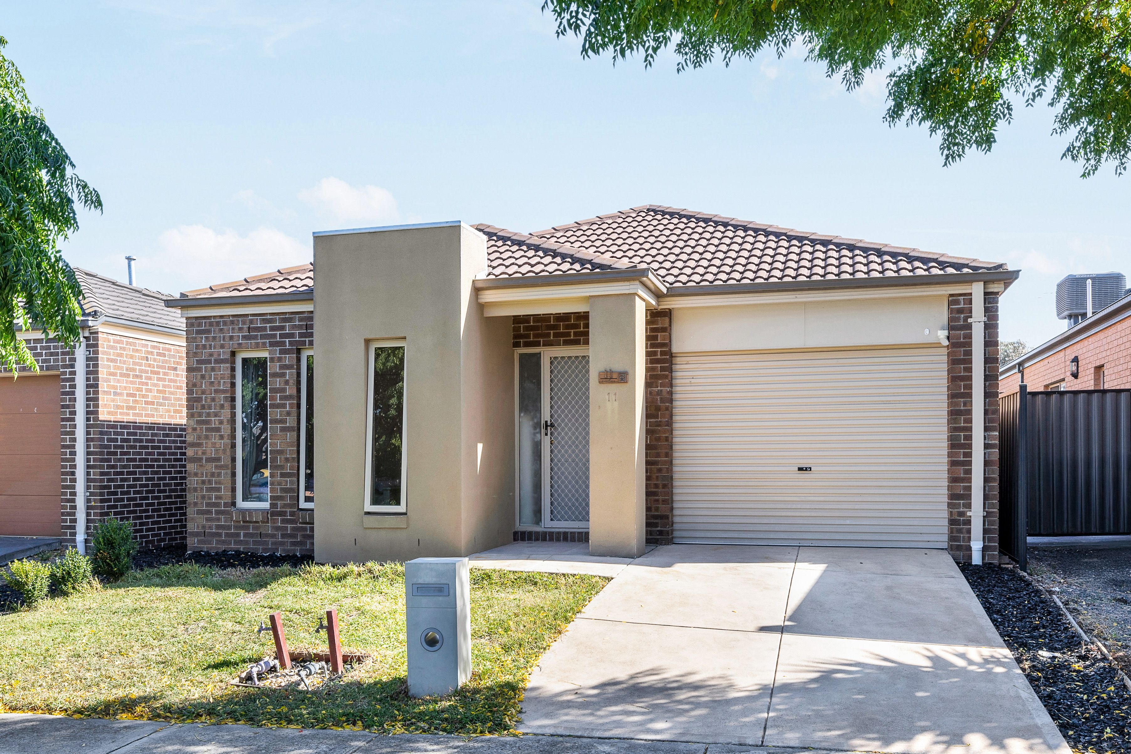 11 Falls Avenue, Craigieburn, VIC 3064