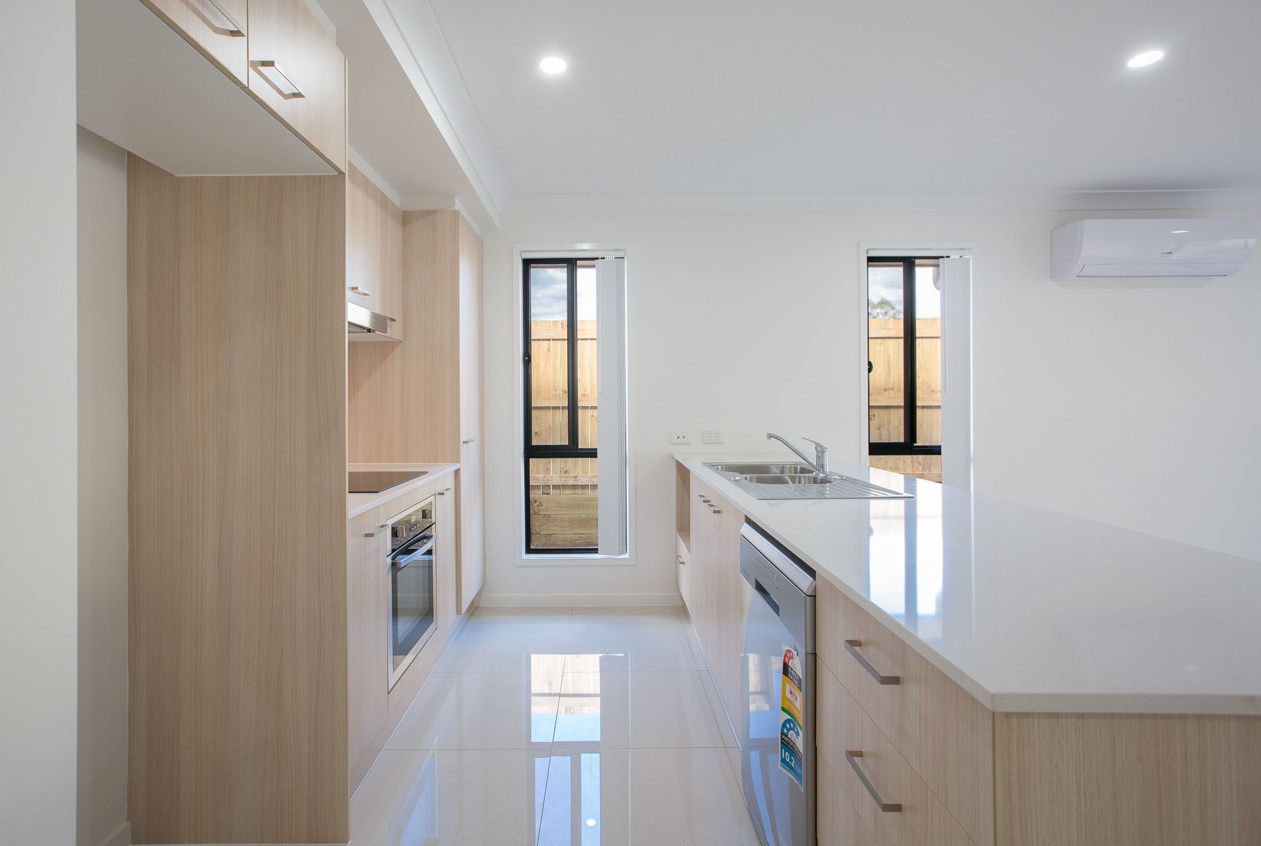 1/5 Hopkins Close, Redbank Plains, QLD 4301