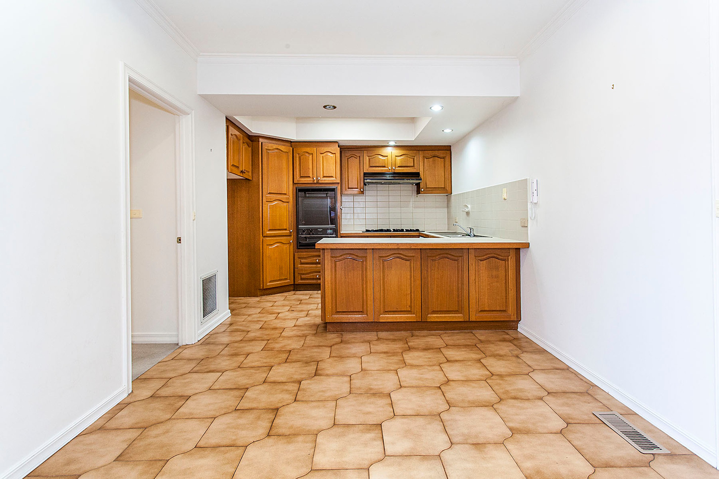 2/5 Montrose Street, Surrey Hills, VIC 3127