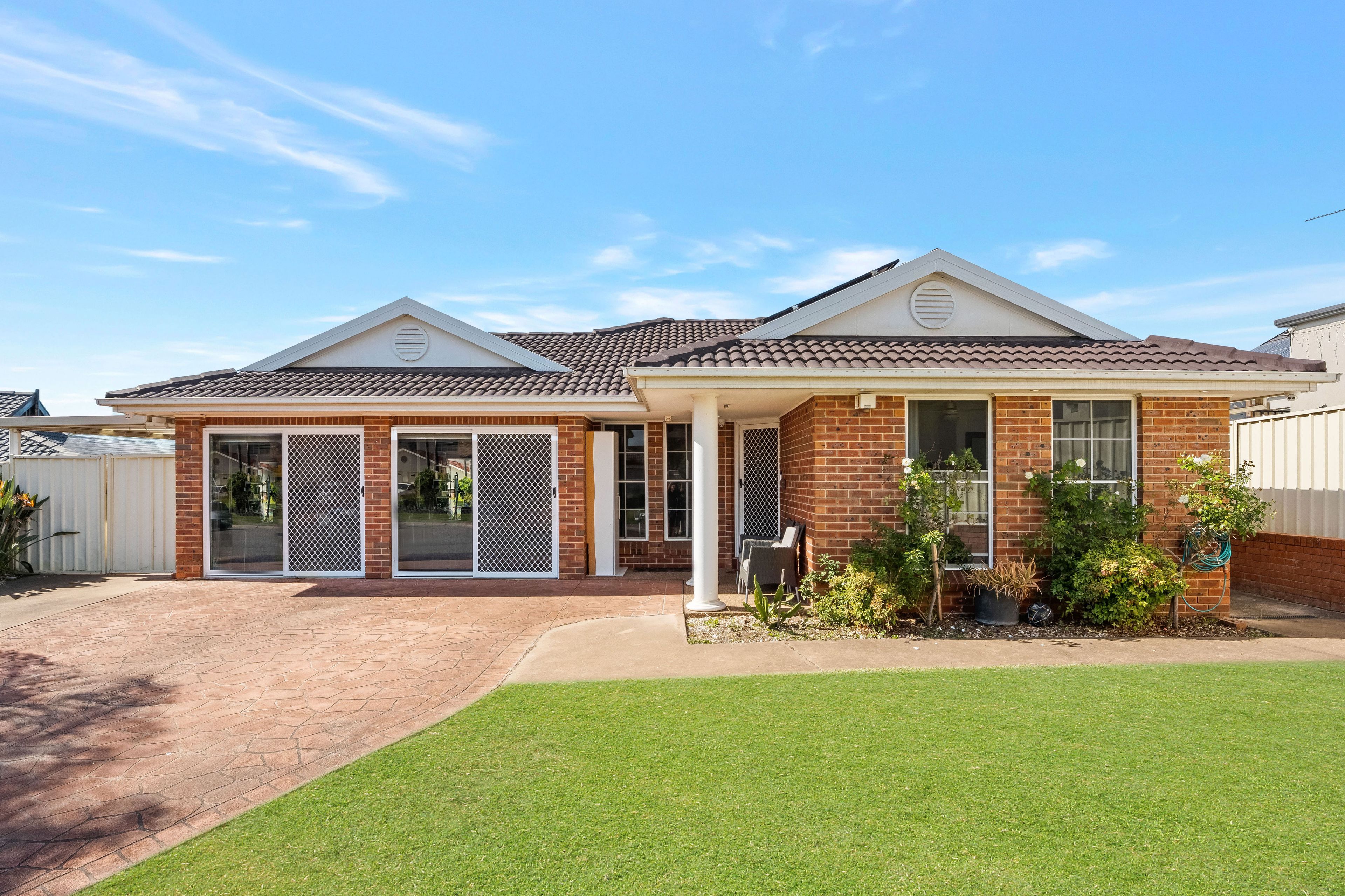 14 Christmas Place, Green Valley, NSW 2168