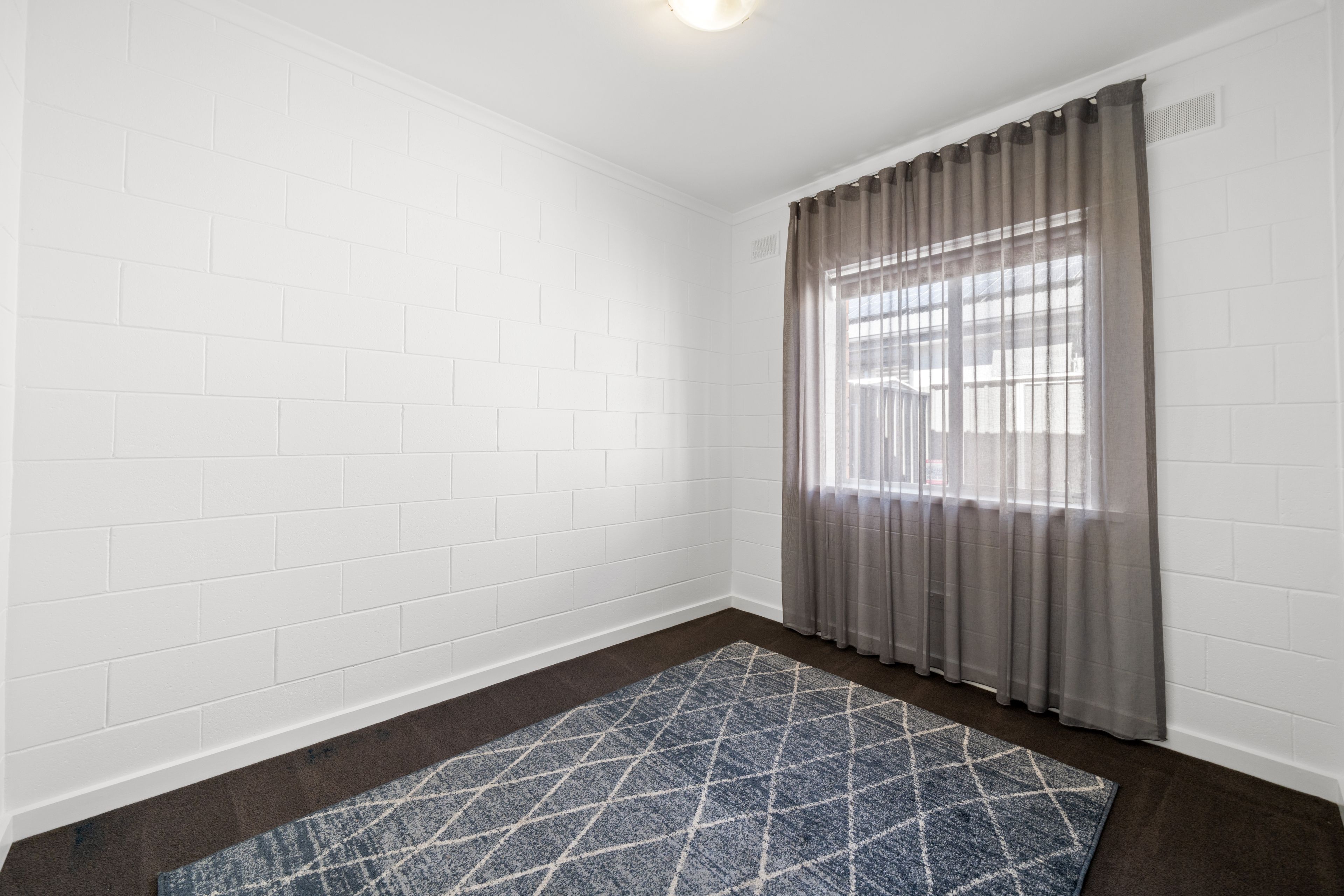 1/37 Dampier Avenue — photo 12 of 21