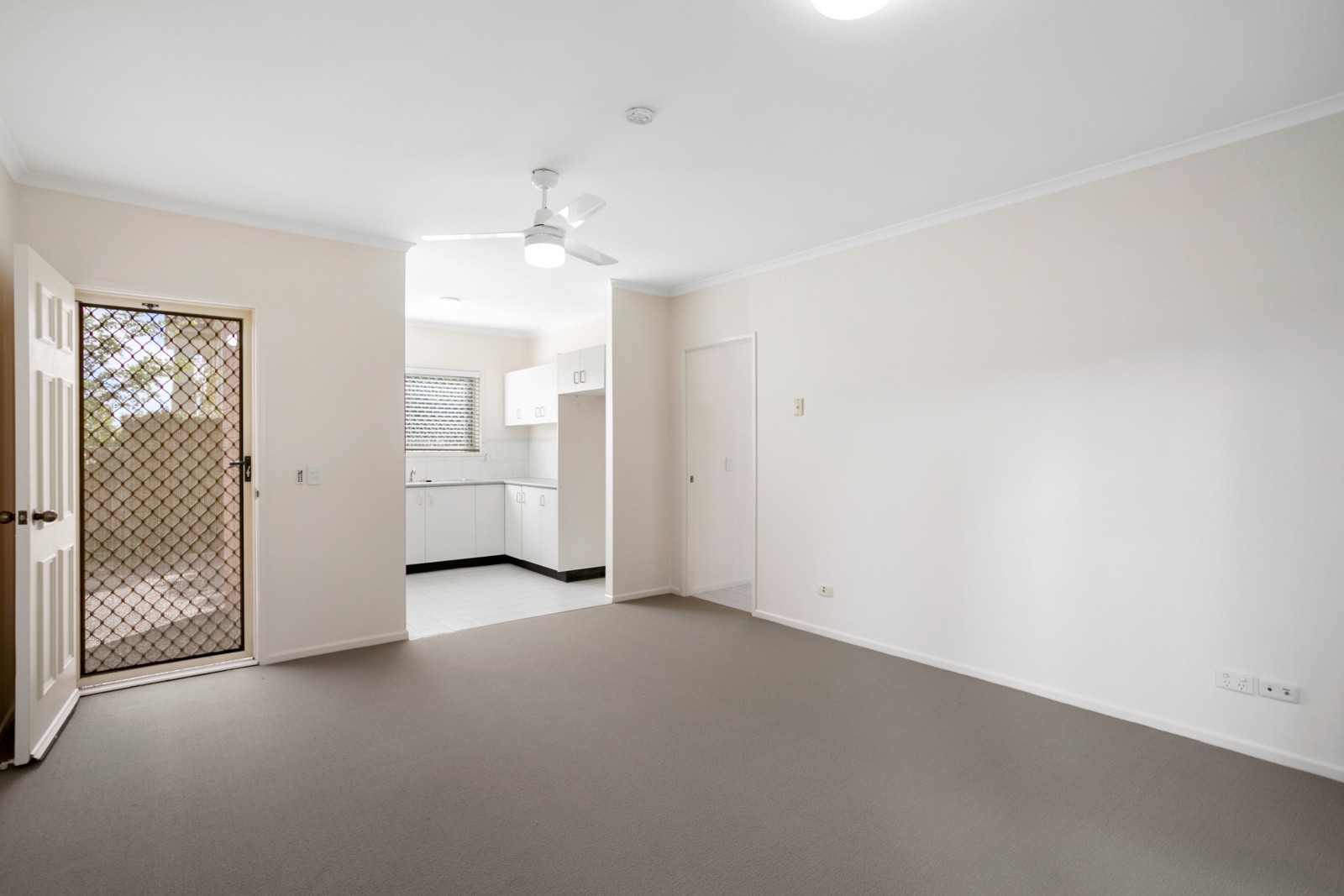 2/42 Georgina Street, Woody Point, QLD 4019