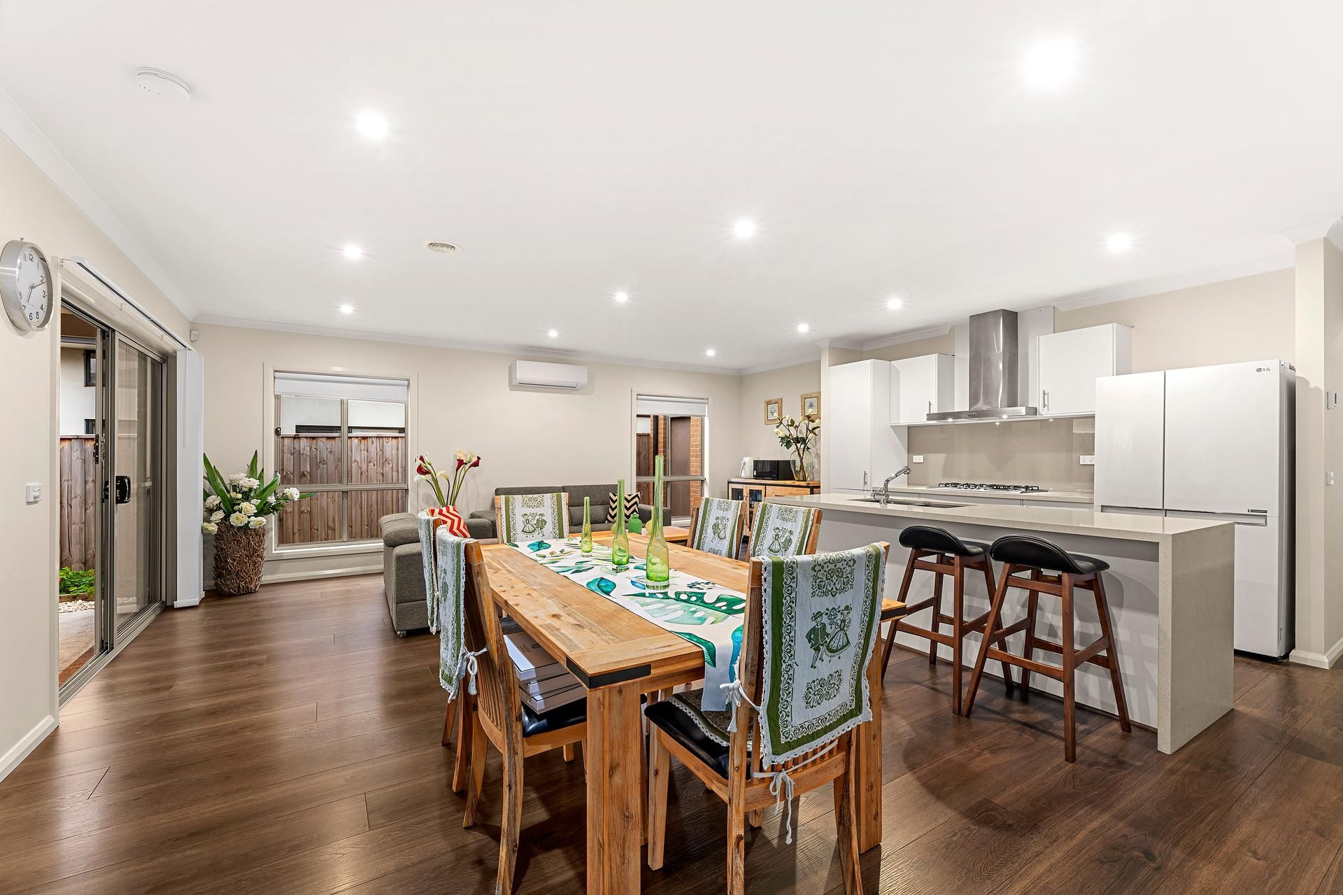 48 Barley Crescent, Clyde North, VIC 3978