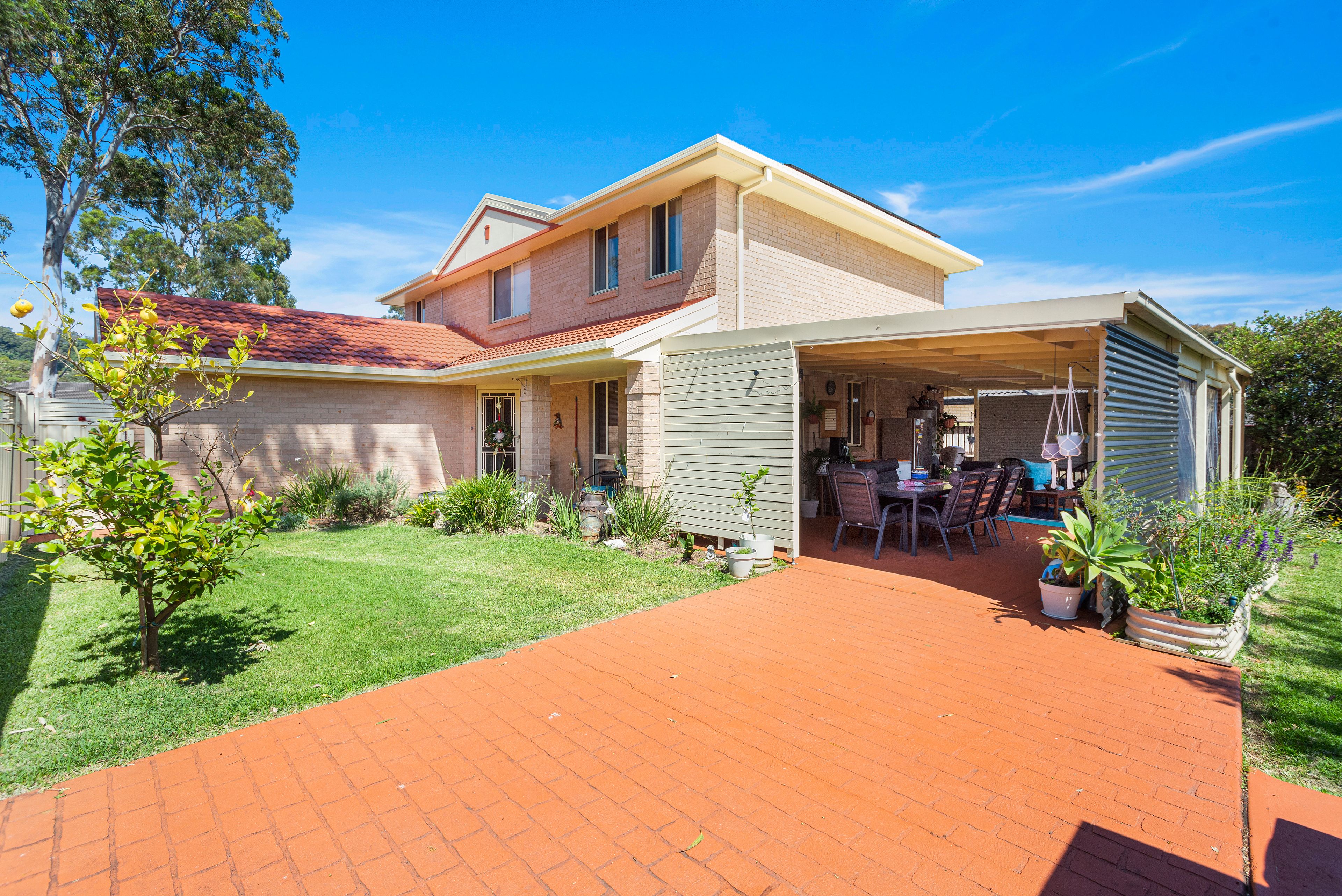 11 Samuel Circuit, Albion Park NSW 2527