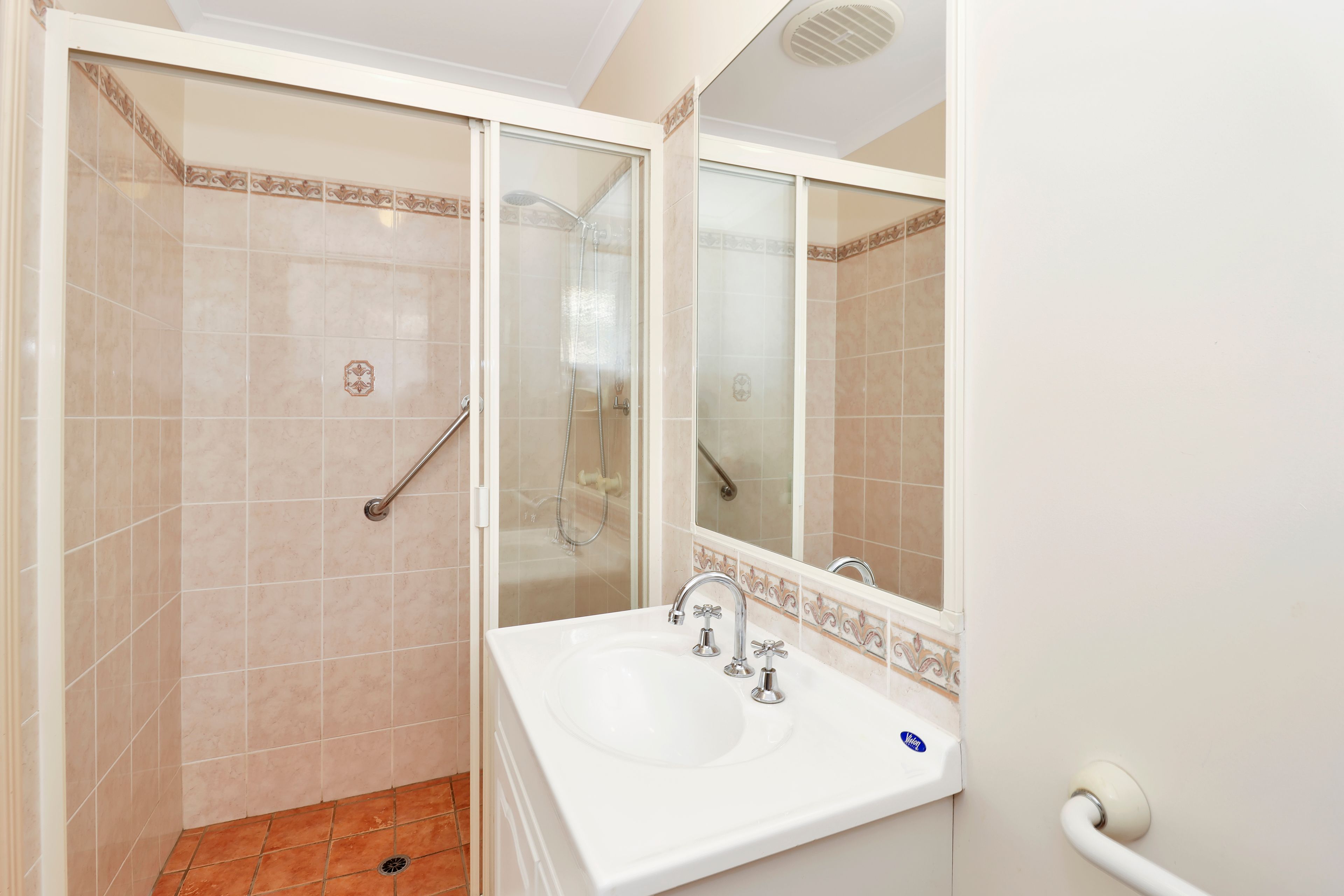 88 Honiton Street — photo 9 of 15