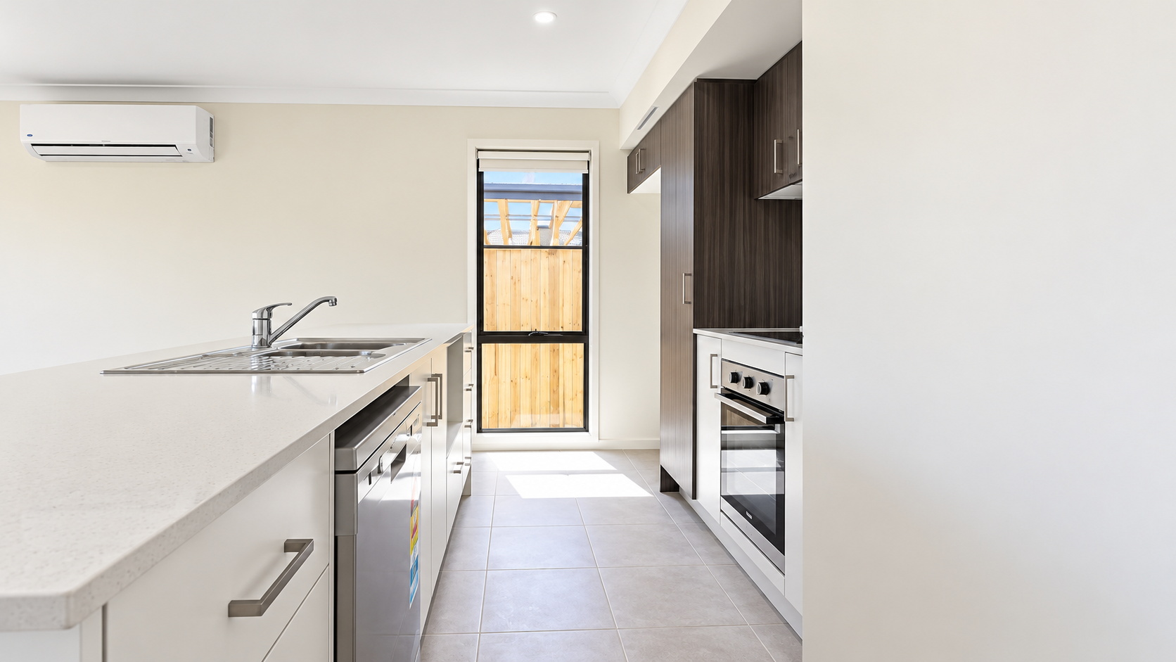 6 Mia Street, Flinders View, QLD 4305