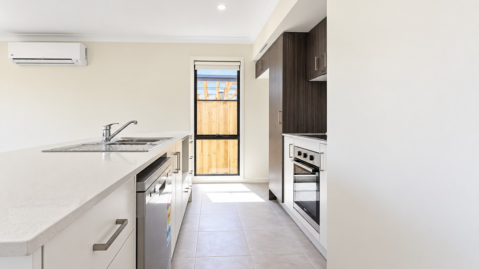 6 Mia Street, Flinders View, QLD 4305