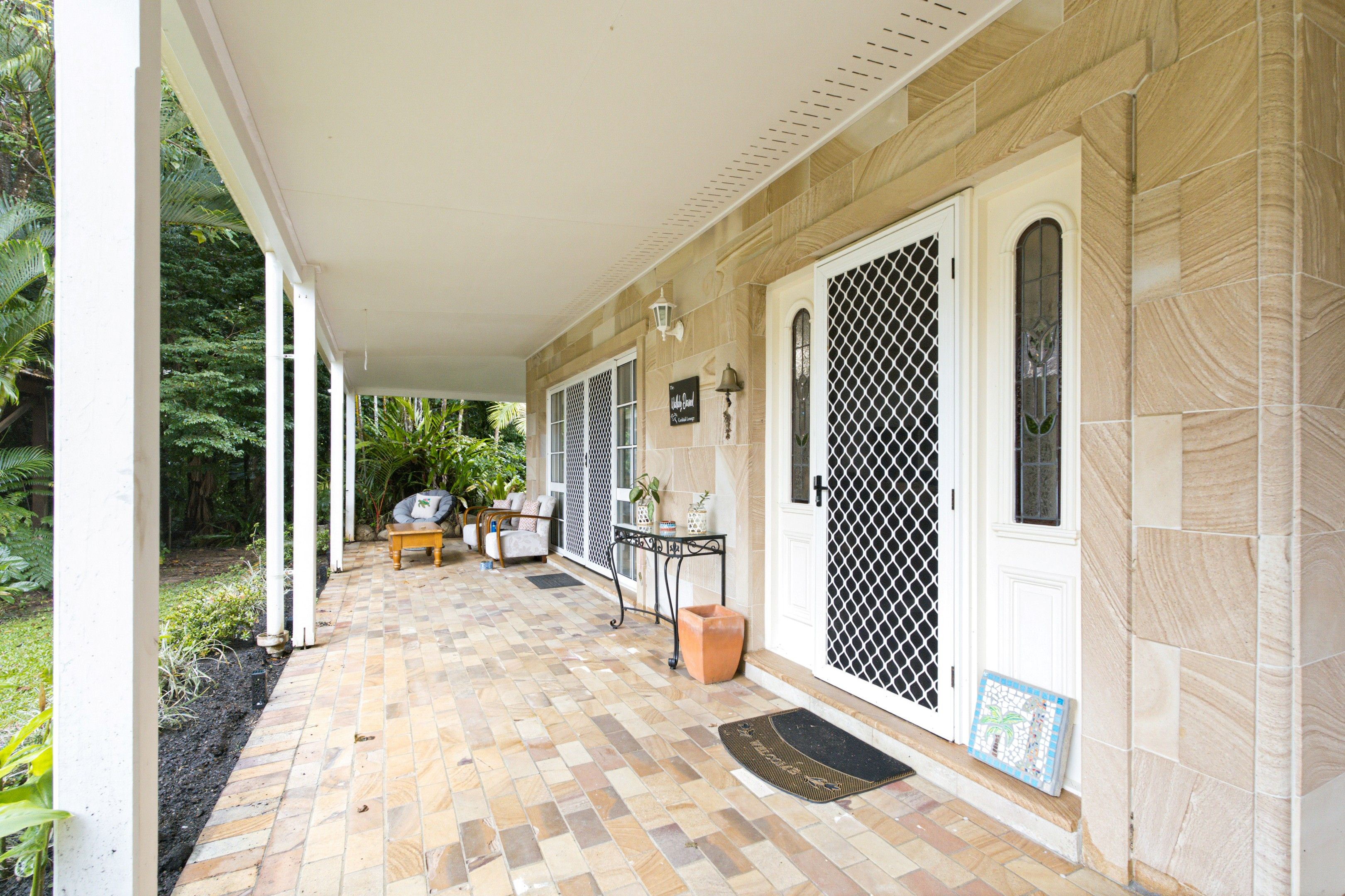1 Spurwood Close — photo 16 of 30