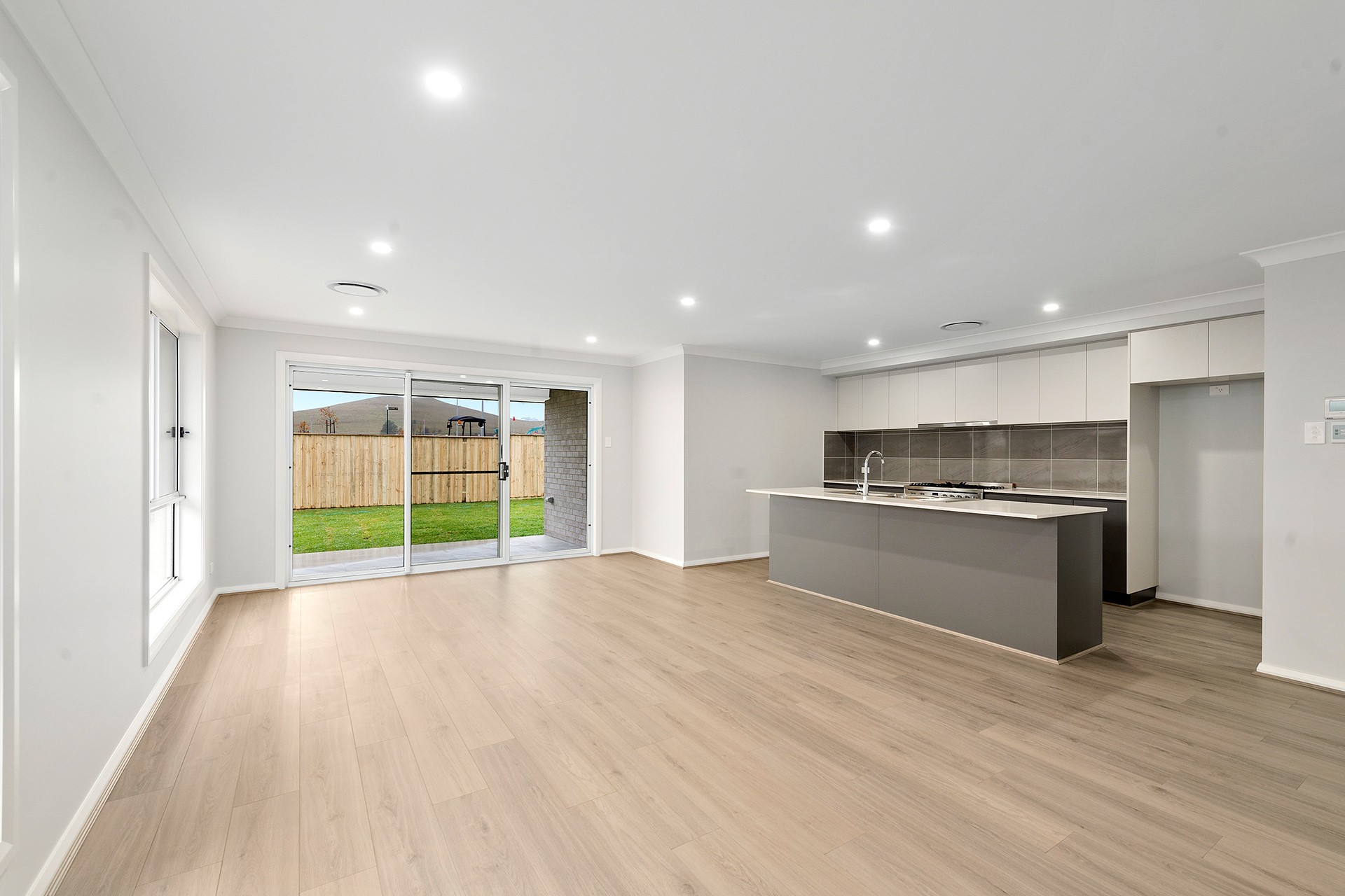 11 Rosella Avenue, Moss Vale, NSW 2577