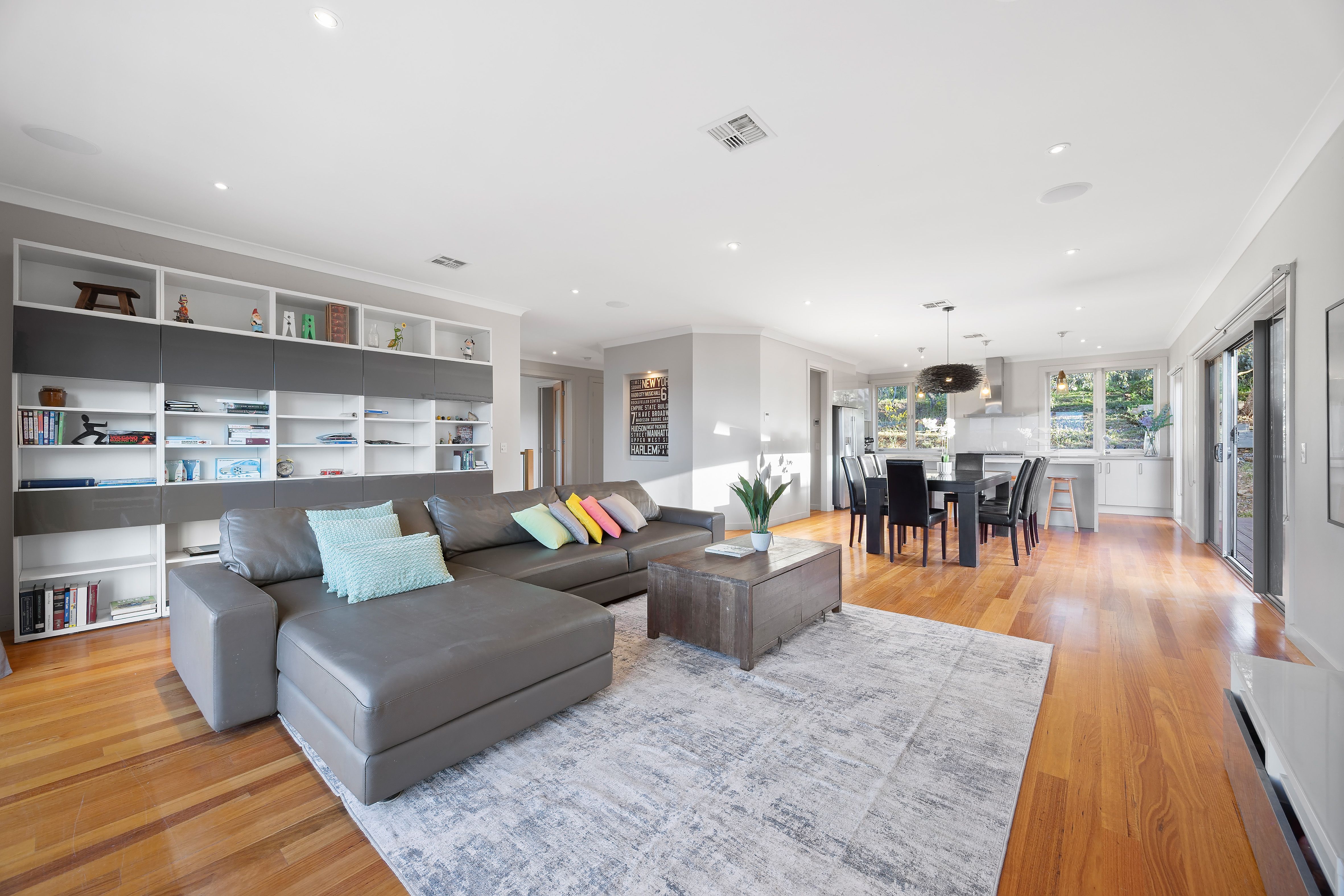 25 Parkwood Road — photo 3 of 15