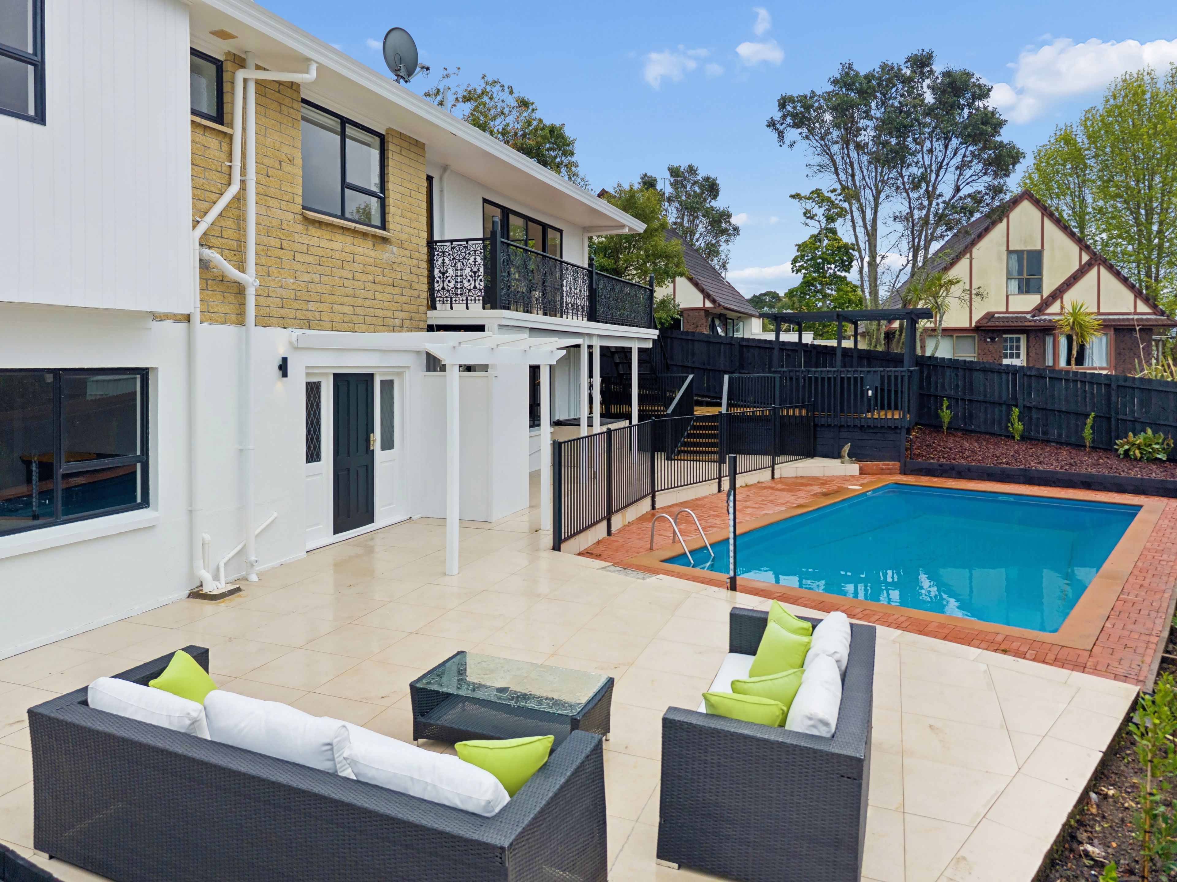 12 Naviti Place, Browns Bay, North Shore City