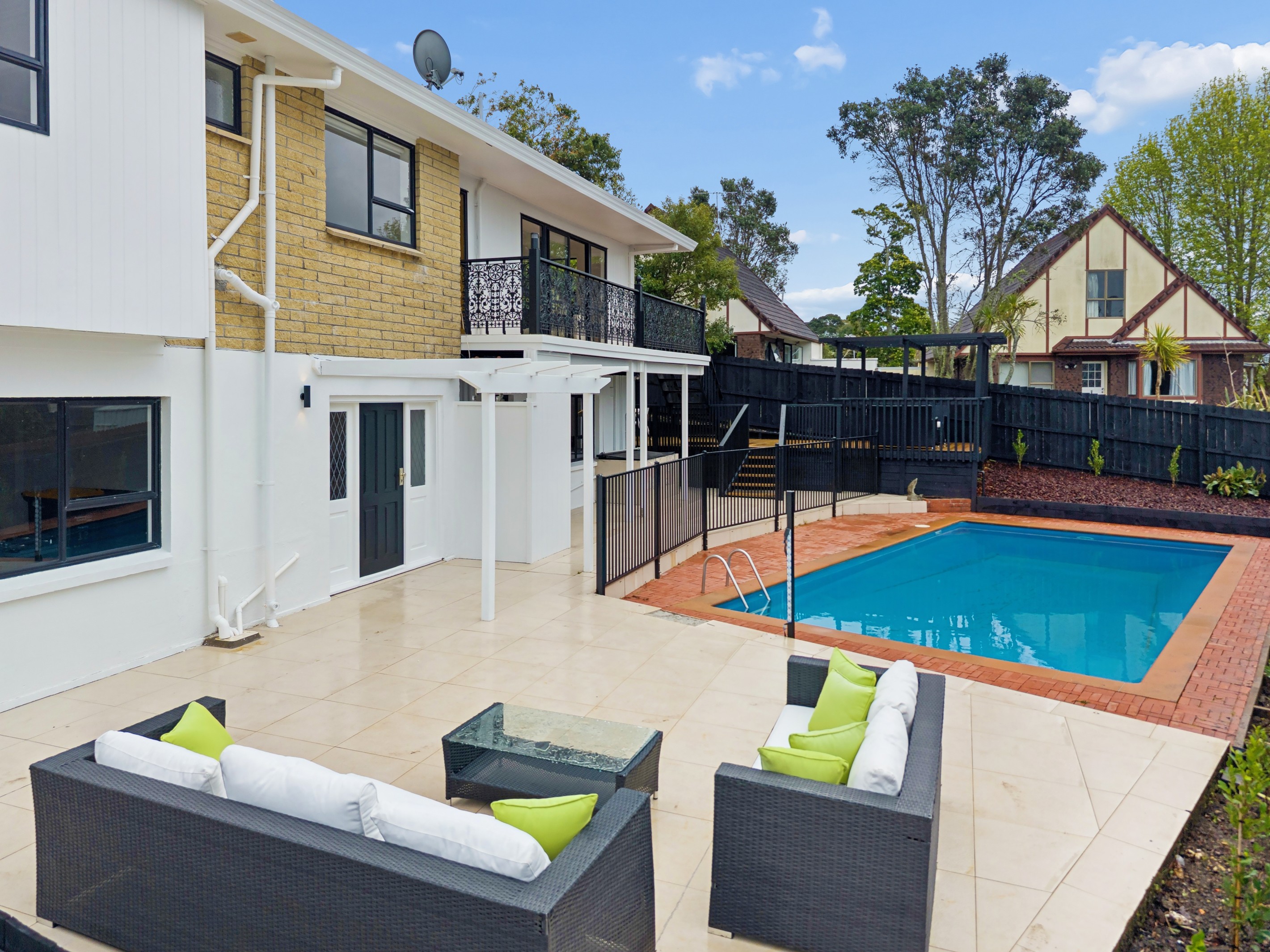 12 Naviti Place, Browns Bay, North Shore City