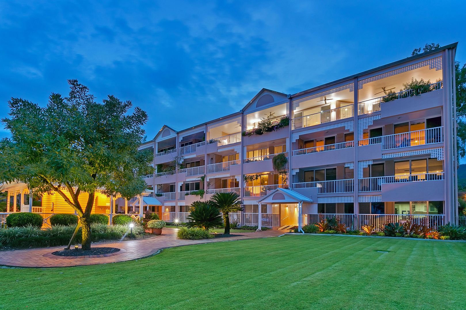 8/81 - 87 Arlington Esplanade, Clifton Beach, QLD 4879