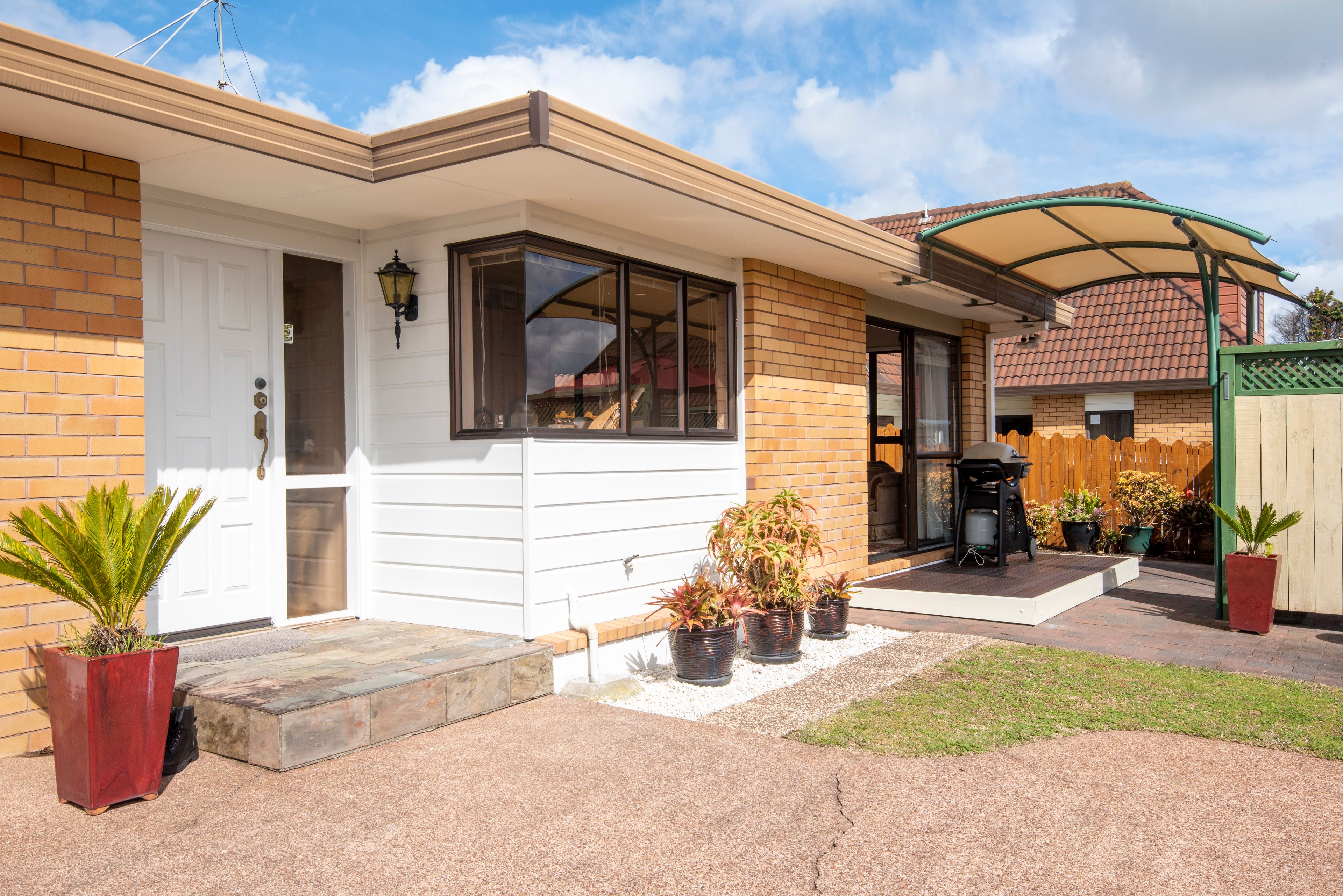 2/11 Britannia Place, Half Moon Bay, Manukau City