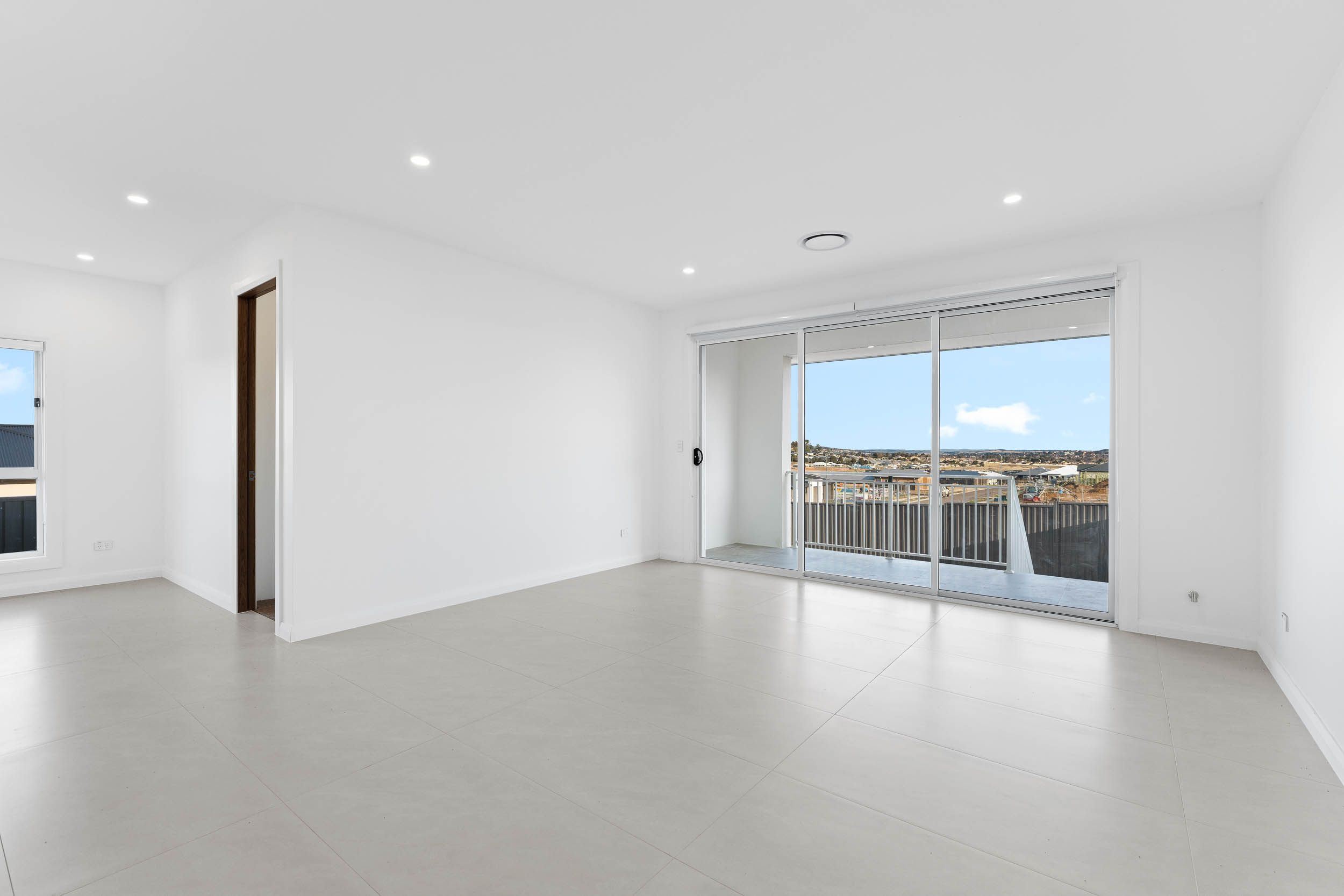 1/26 Norton Street — photo 5 of 10