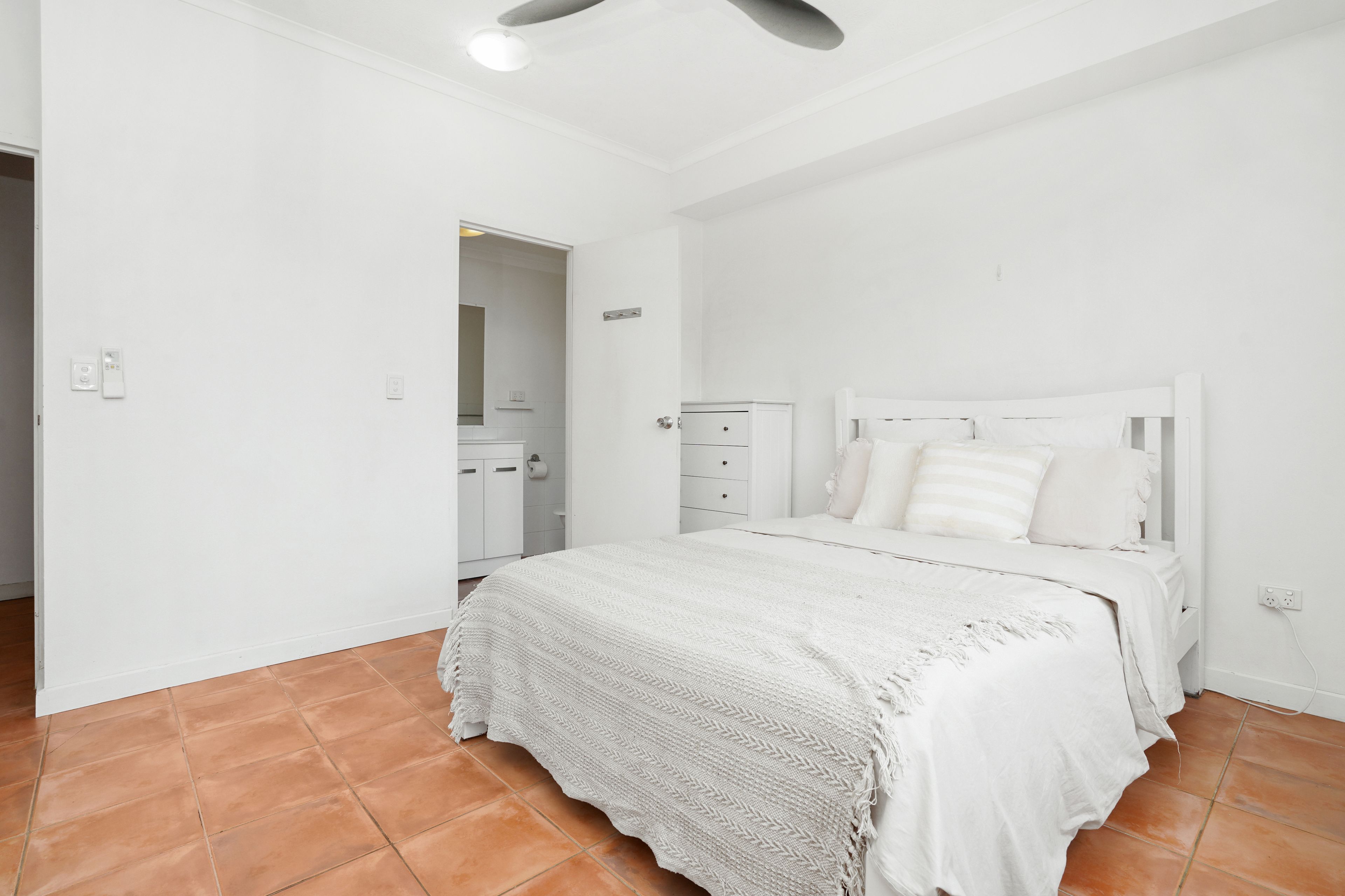 7/2 Poinciana Street — photo 6 of 15