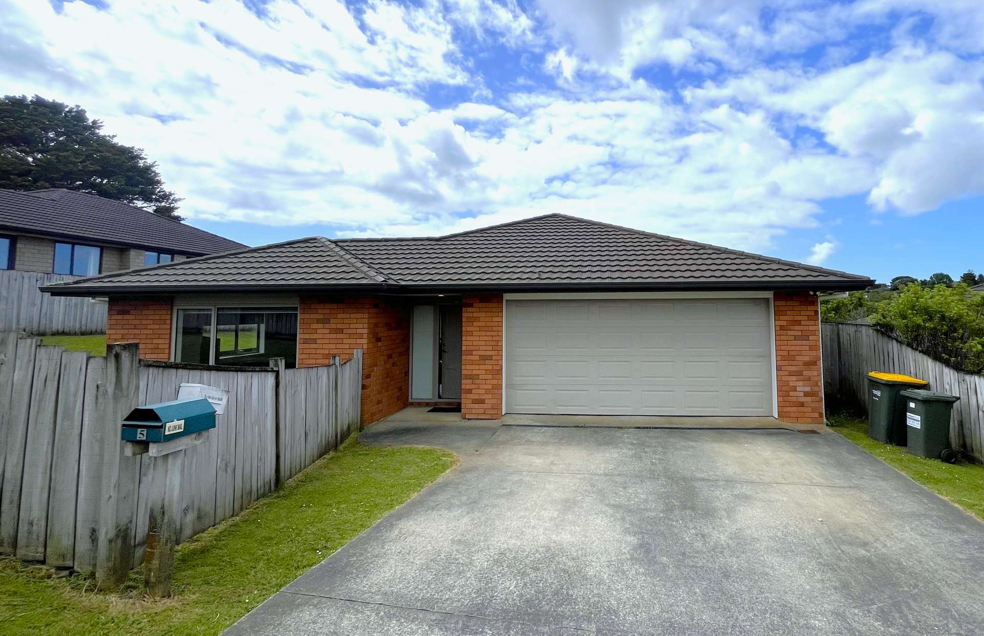 5 John Andrew Drive photo 0