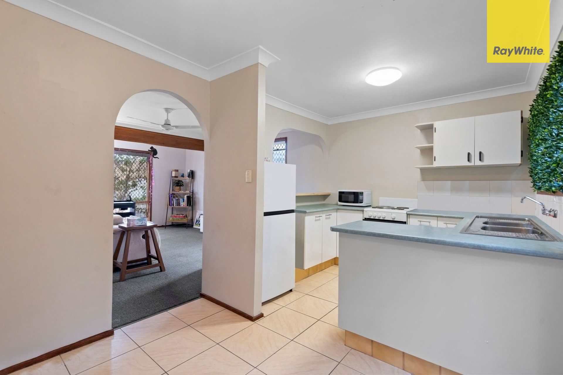 11/33 Bruce Road — photo 6 of 12