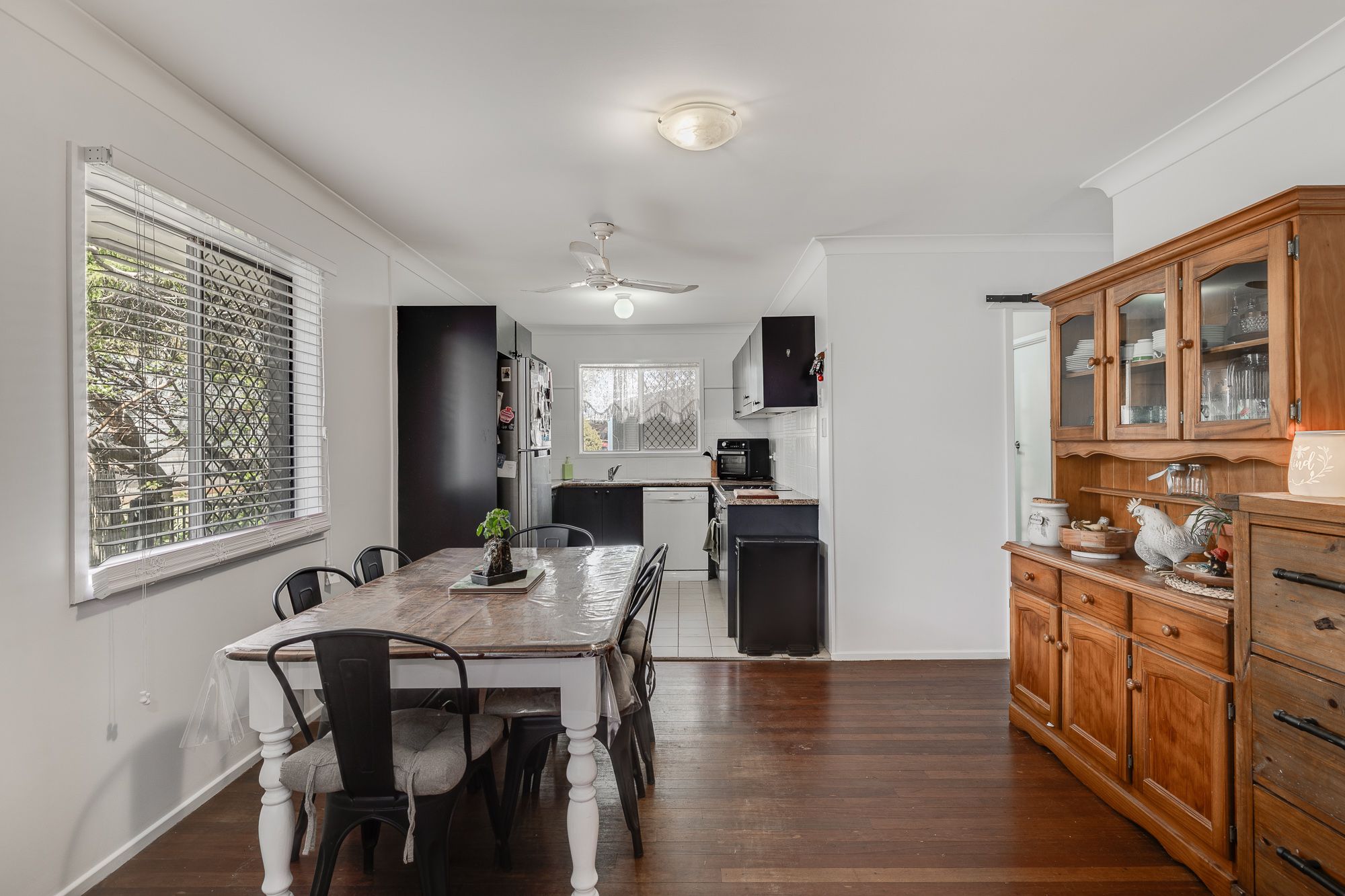 38 Weetwood Street — photo 9 of 17