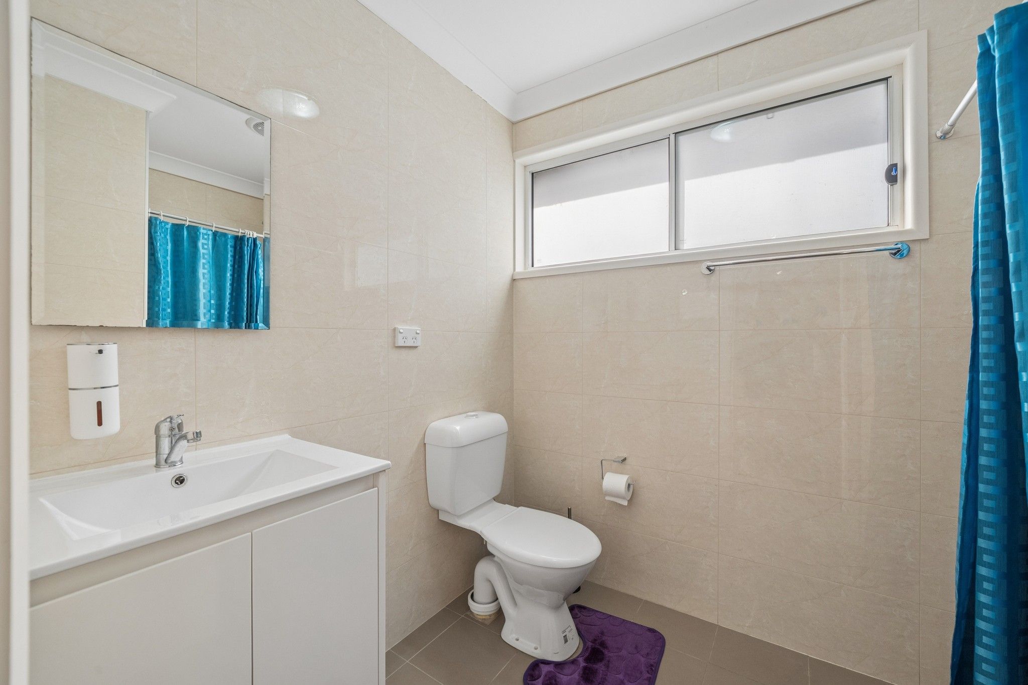 45 Fullerton Crescent — photo 16 of 26