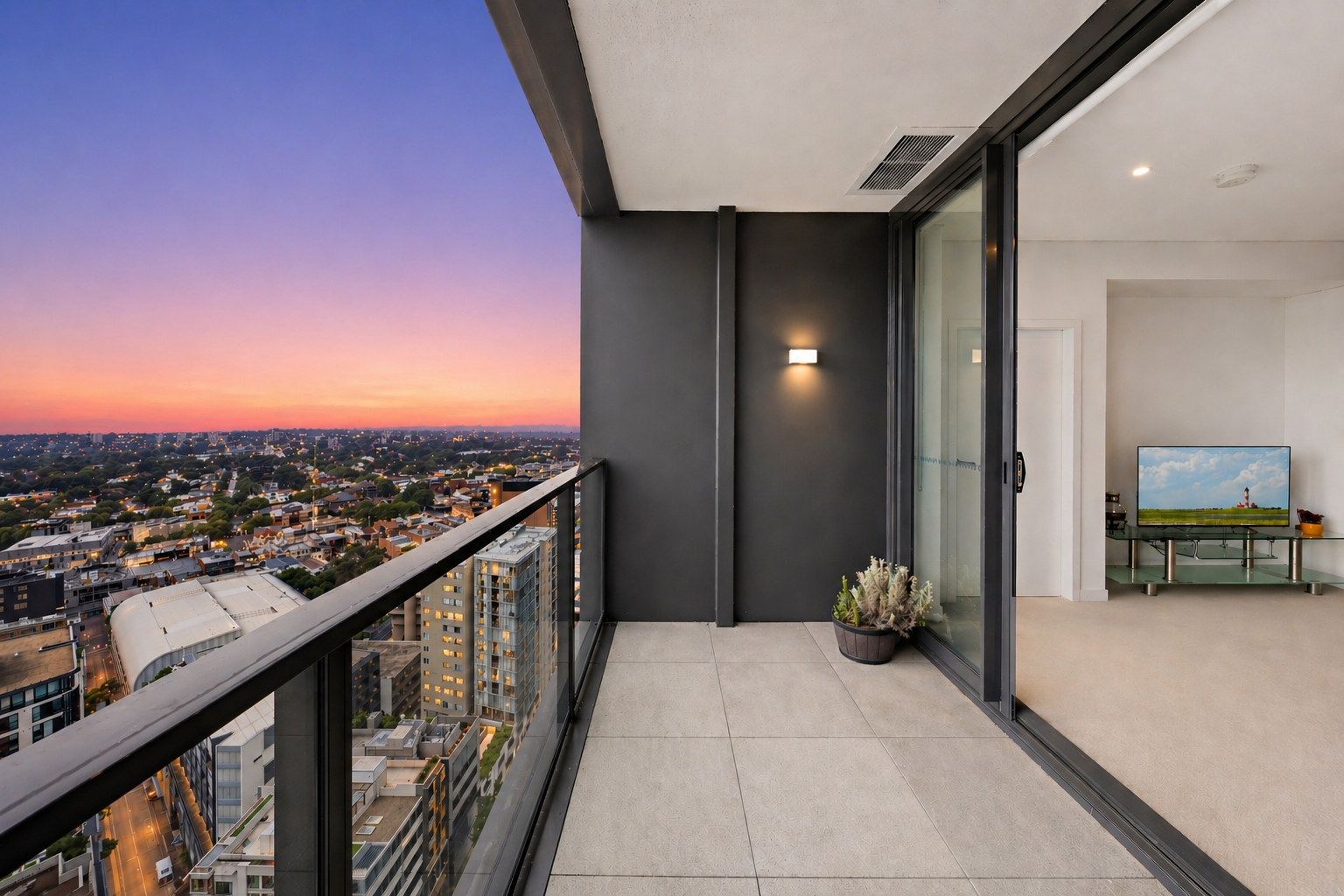 2408/472 Pacific Highway — photo 3 of 14