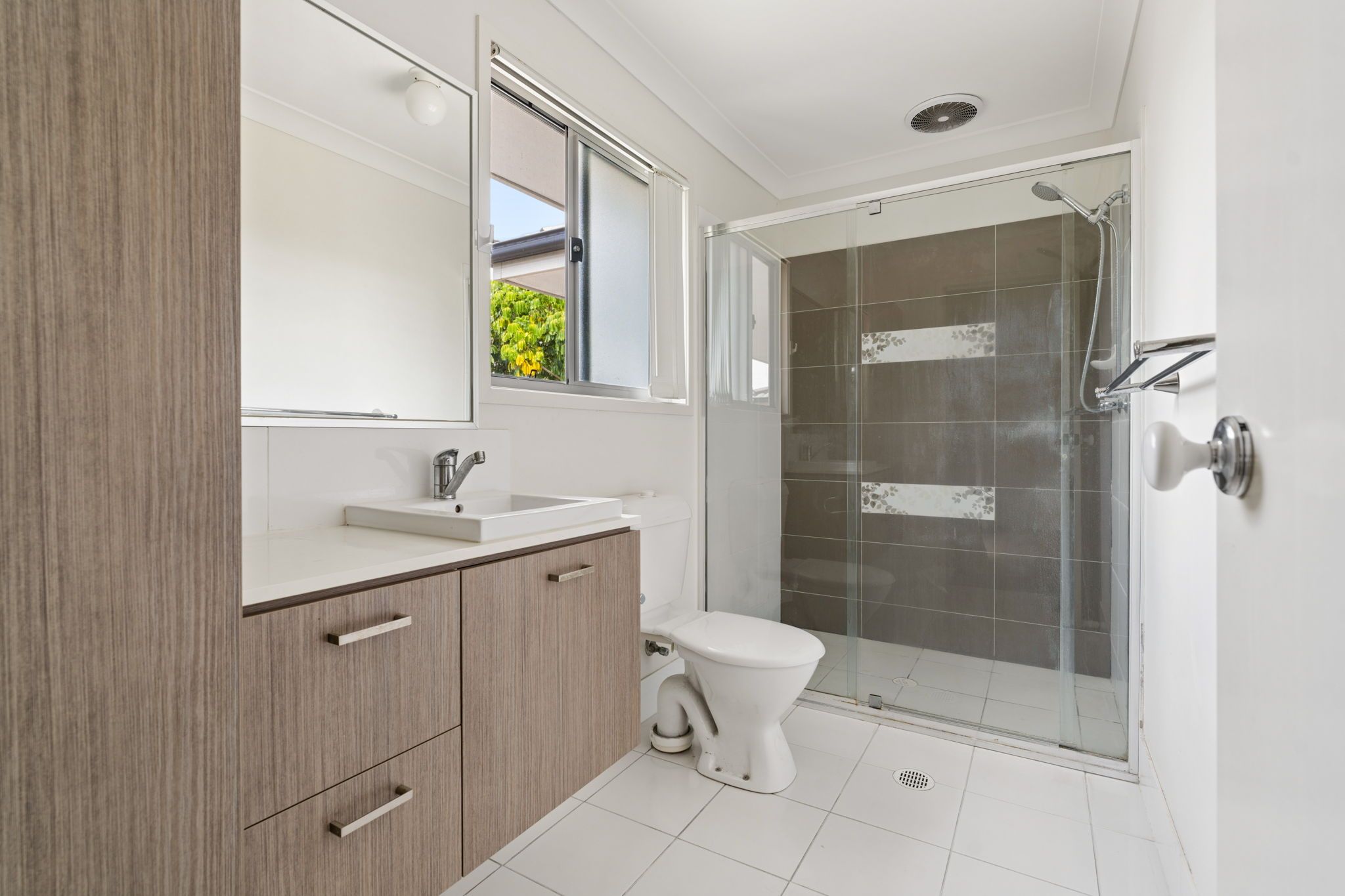 15/6 Mactier Drive — photo 11 of 25