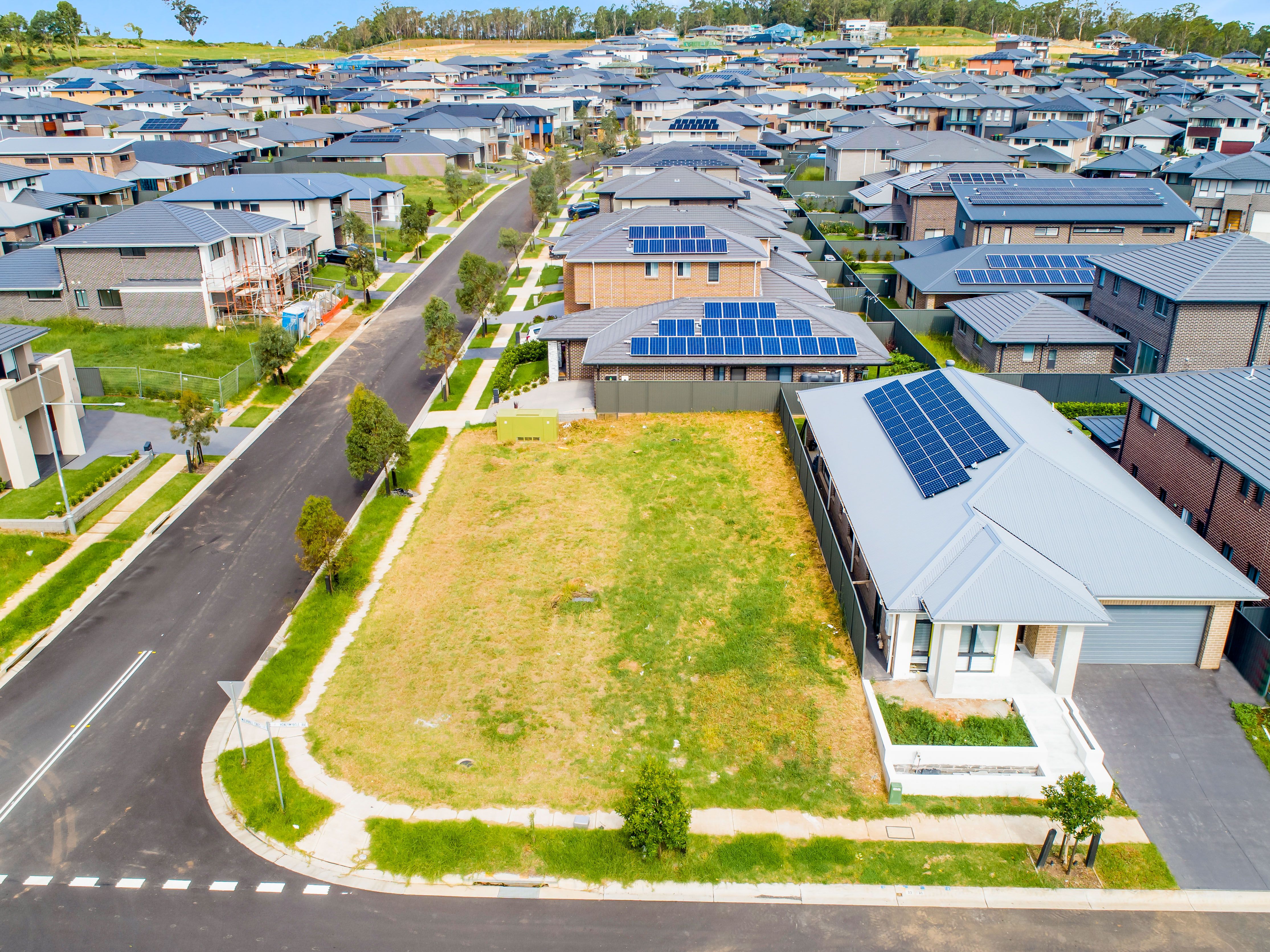 33 Honeymyrtle Avenue, Denham Court, NSW 2565