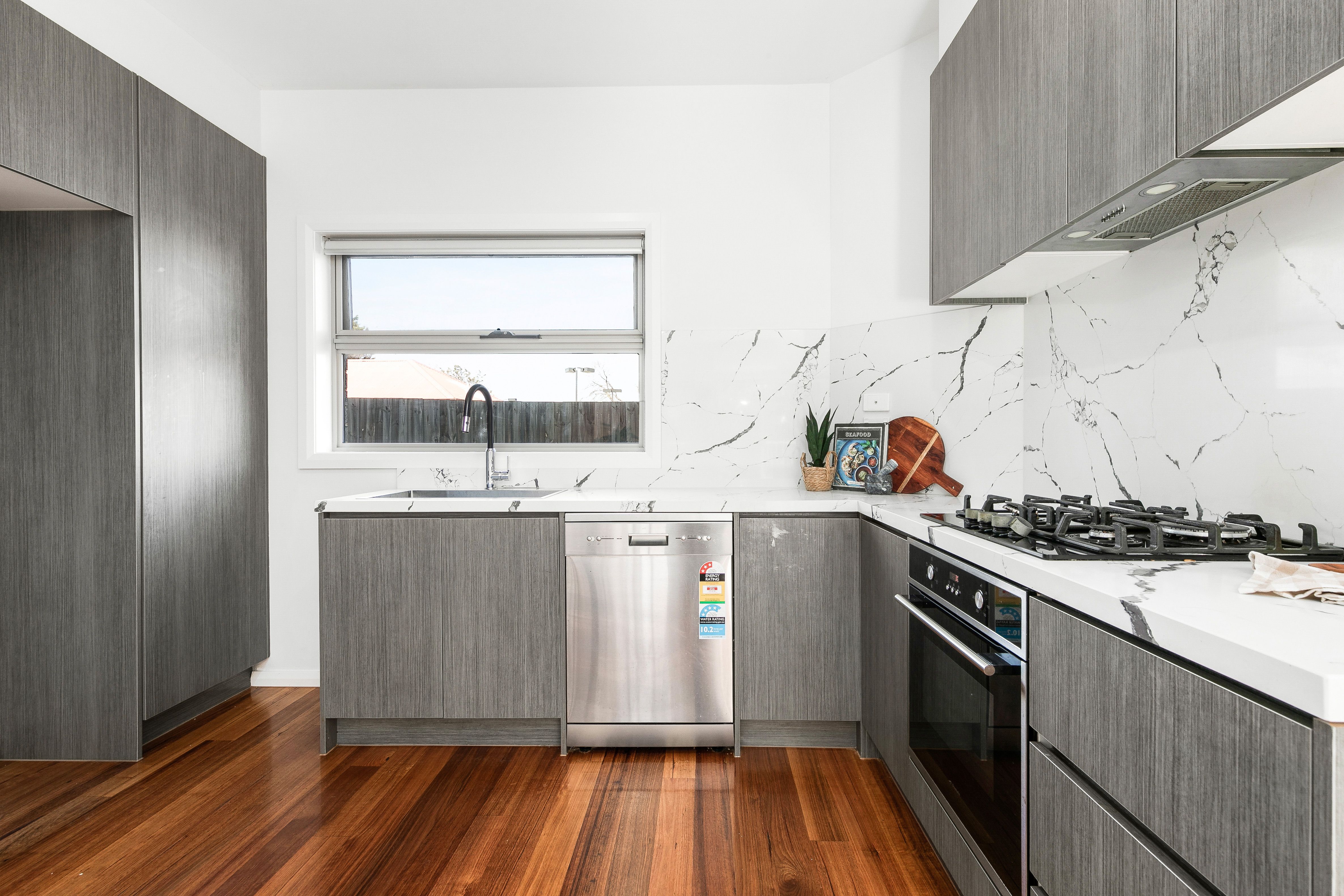 2/24 Cromwell Street — photo 5 of 10