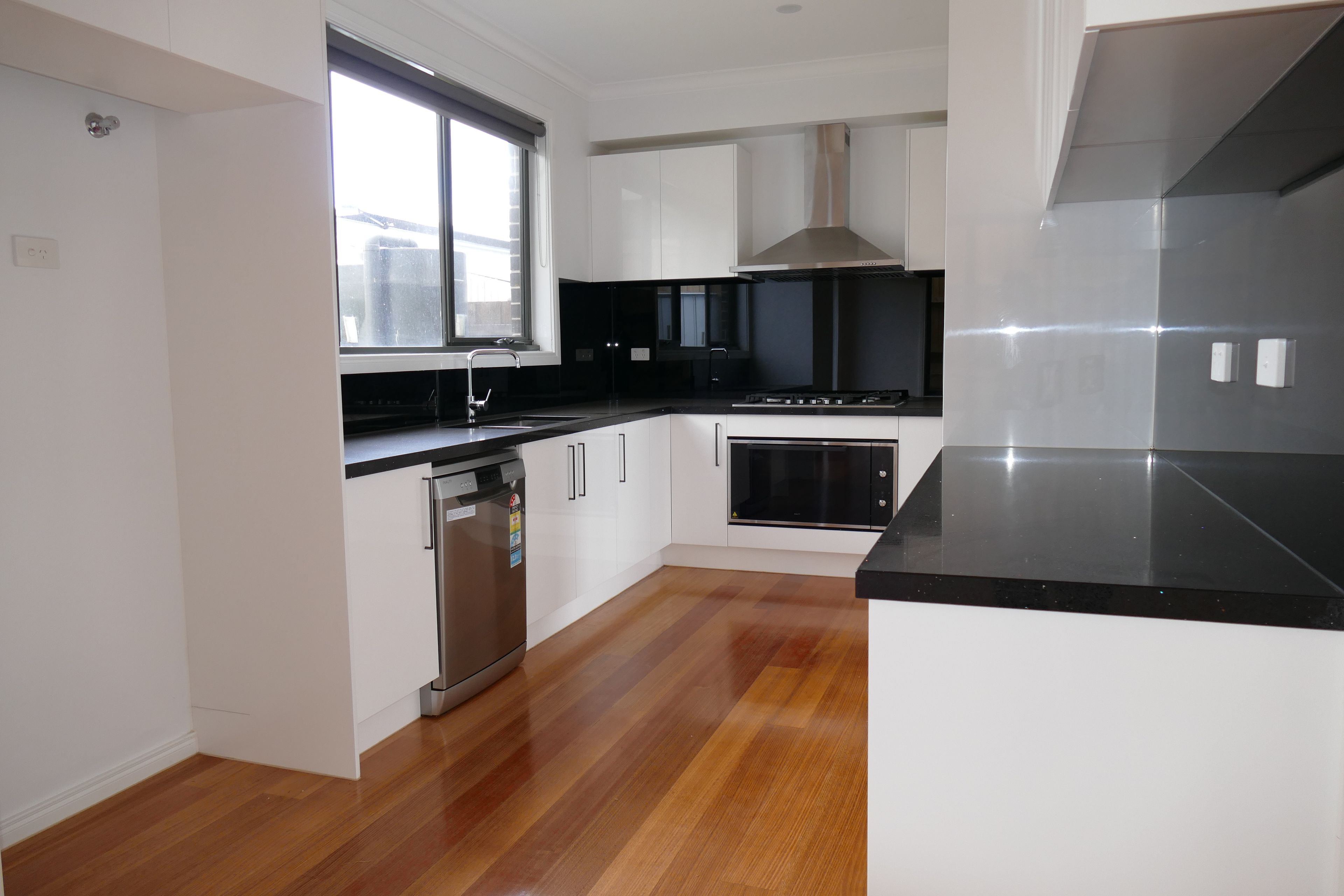 2/34 Crawford Road, Oakleigh South, VIC 3167