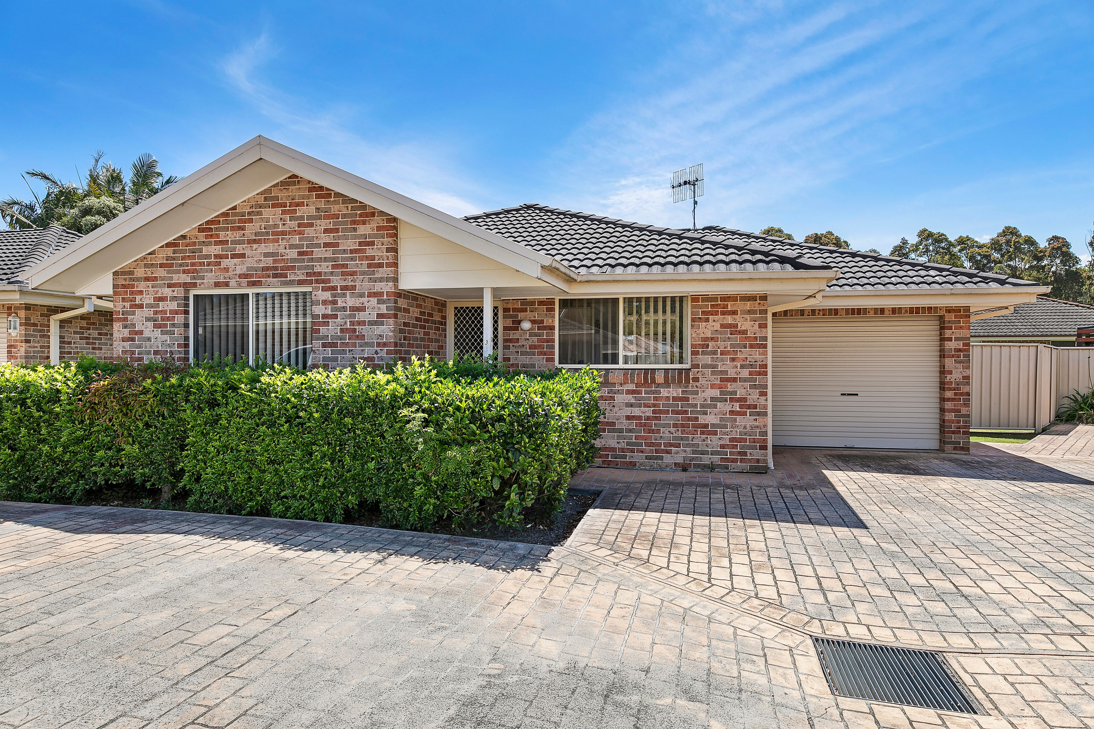 27 Lorraine Avenue, Berkeley Vale NSW 2261