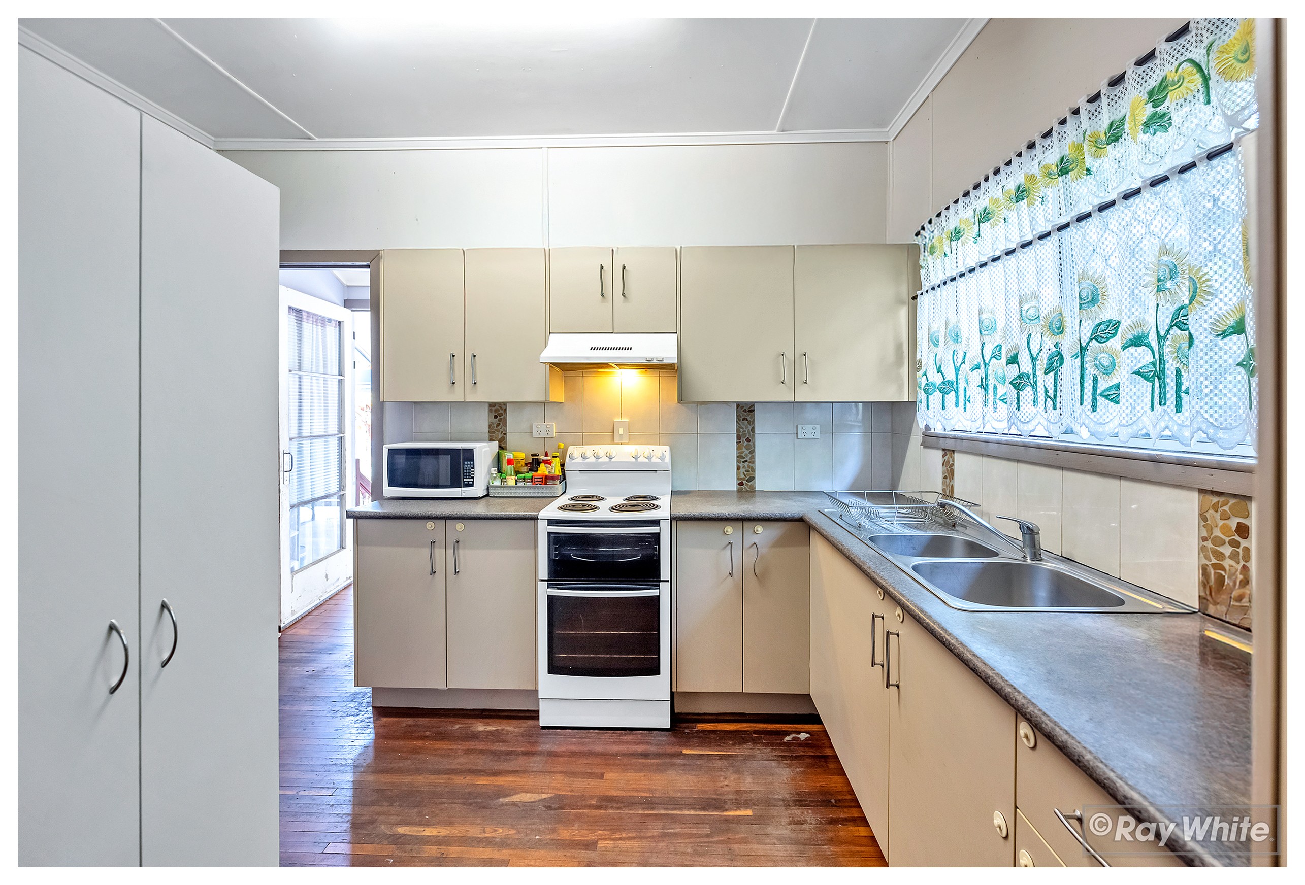 367 Stenhouse Street, Koongal, QLD 4701
