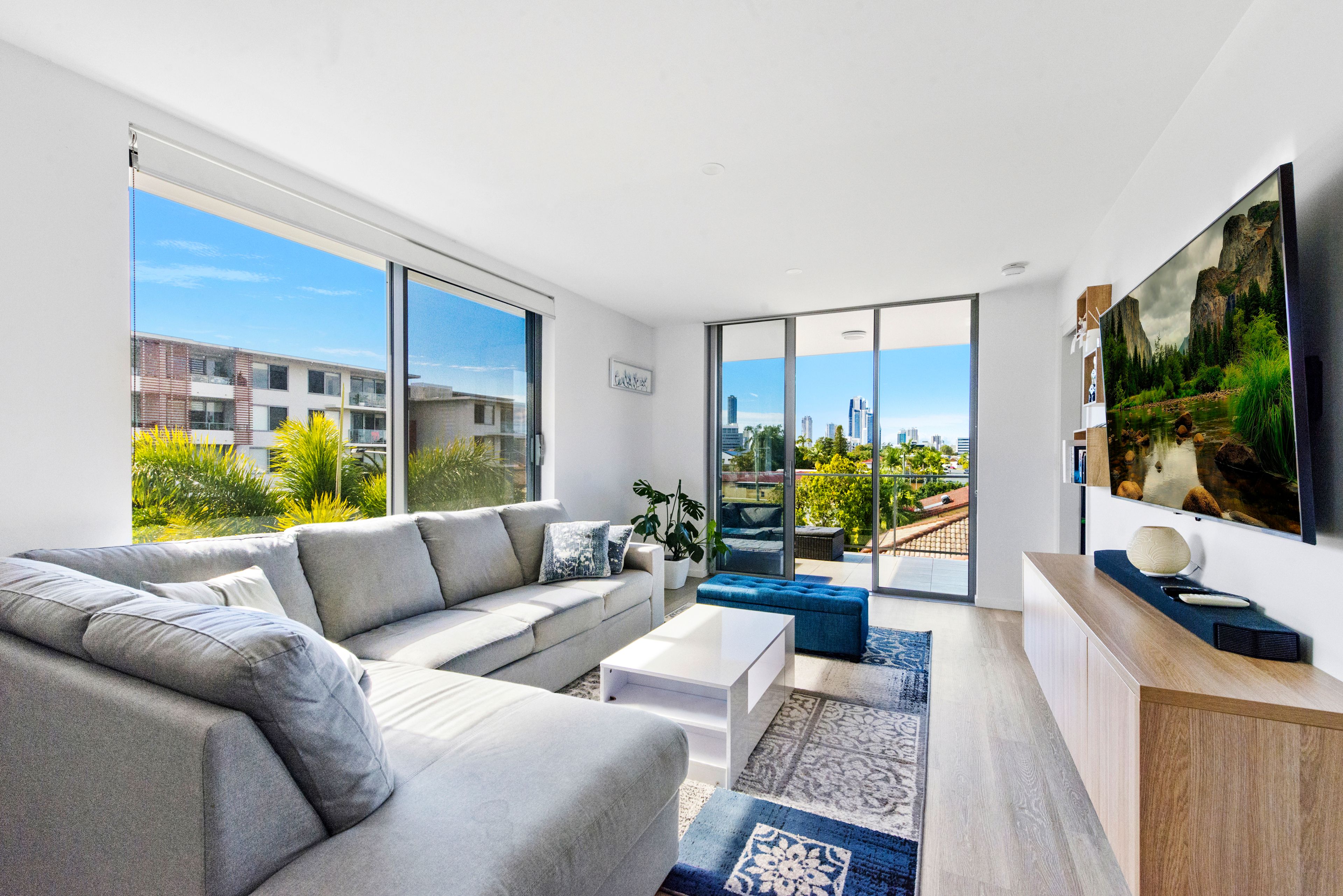 6-8 Waterford Court, Bundall QLD 4217