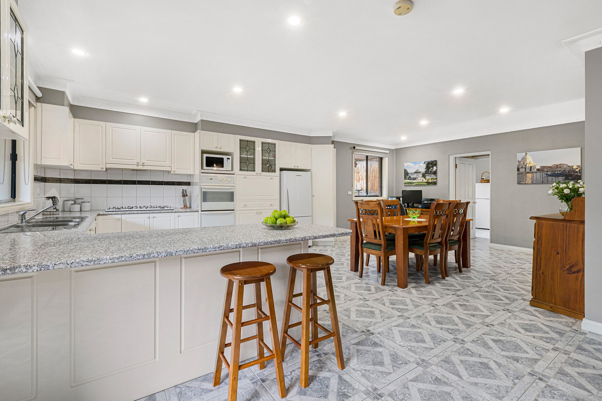 36 Dandallo Drive, Eltham, VIC 3095