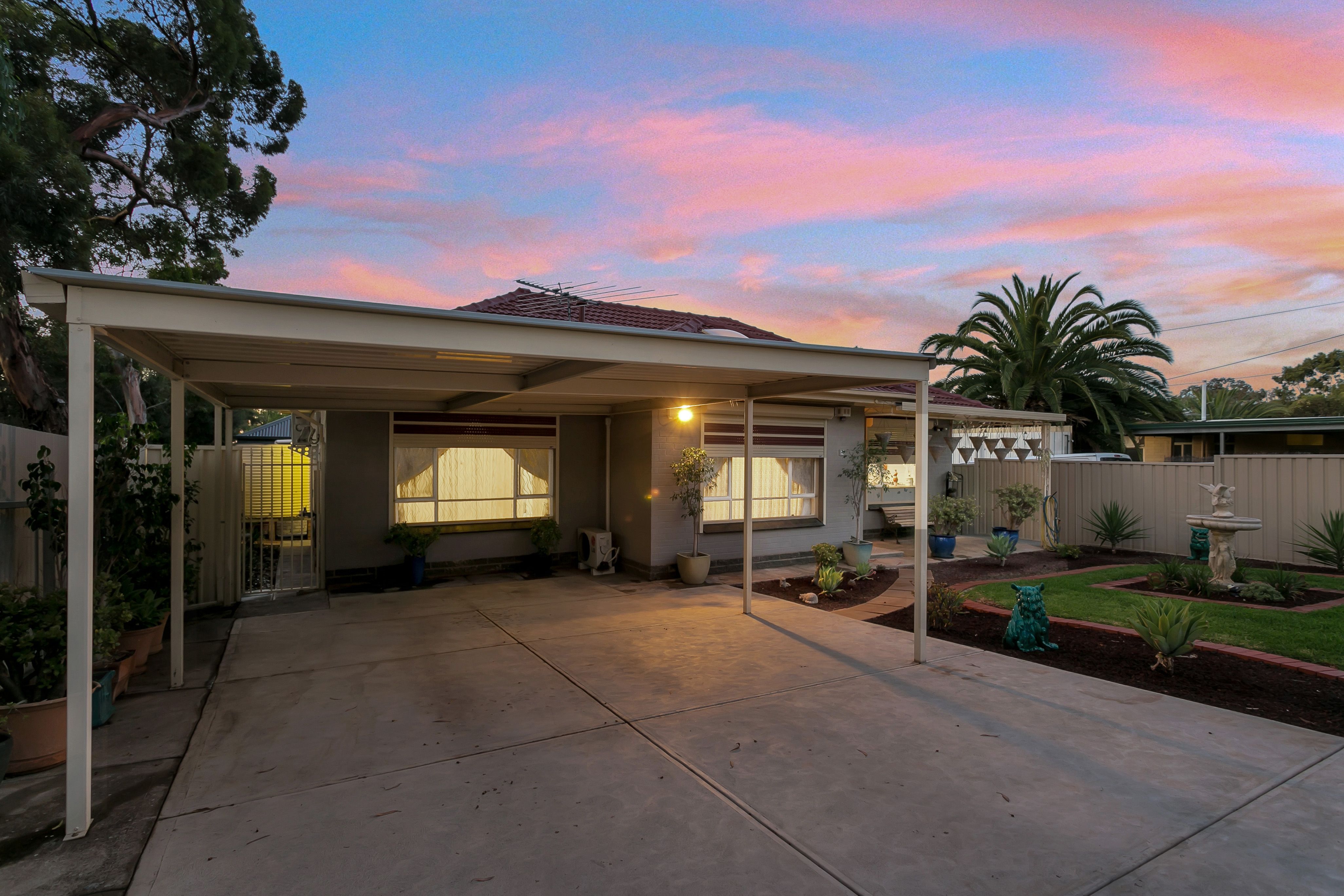 7 Sharon Drive, Para Hills, SA 5096