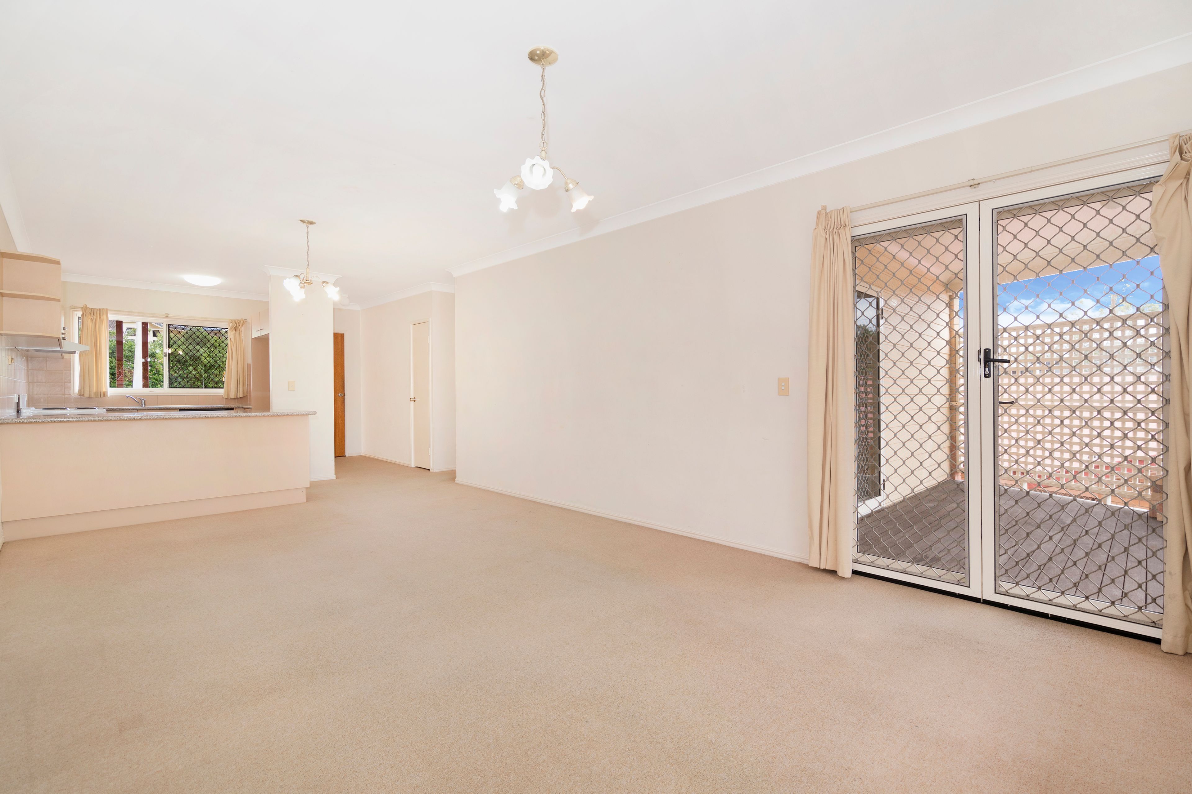 1/2 Bellevue Parade, Taringa, QLD 4068