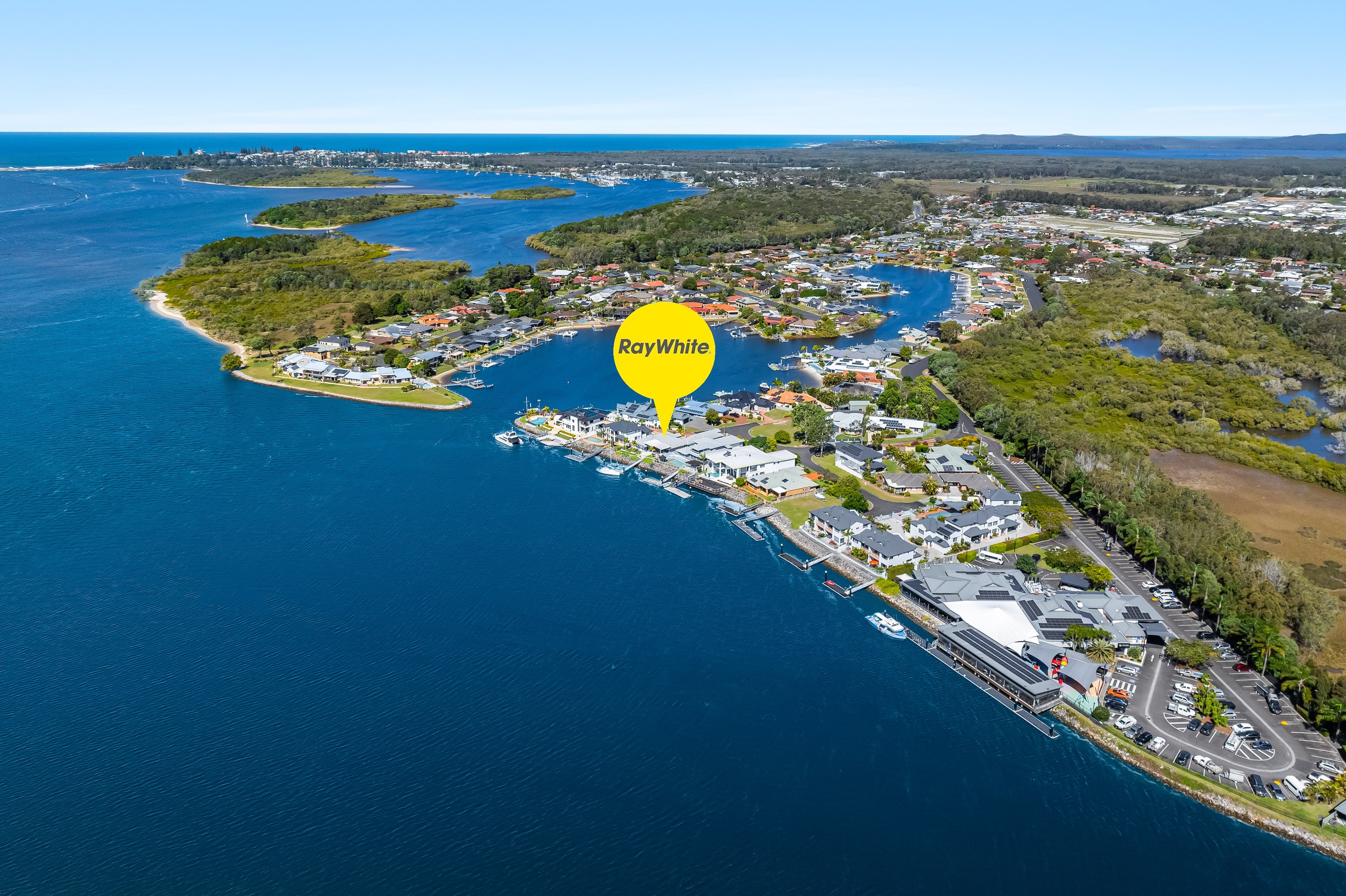 21 Edgewater Close, Yamba, NSW 2464