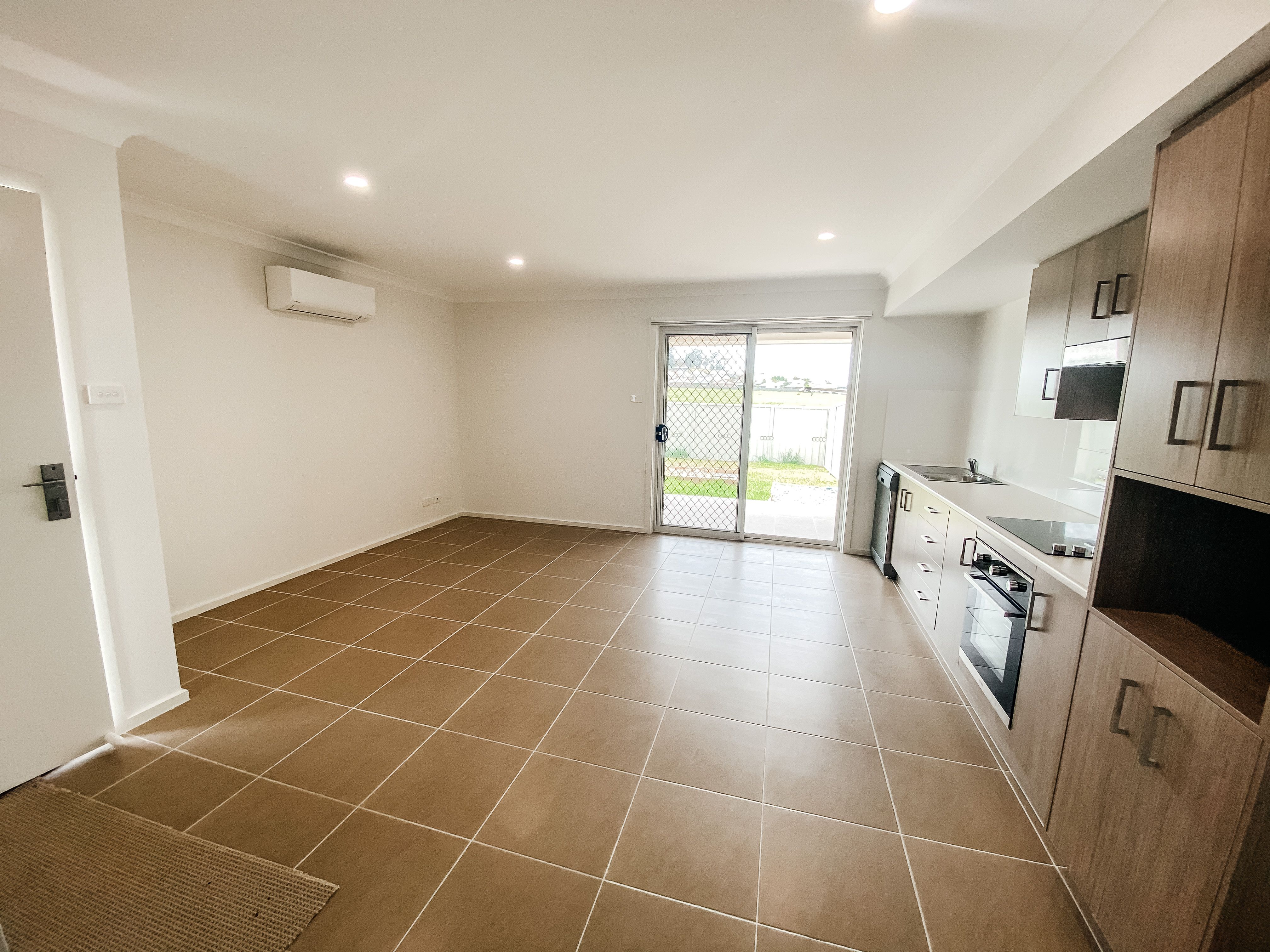 68a Quiberon Way, Goulburn, NSW 2580