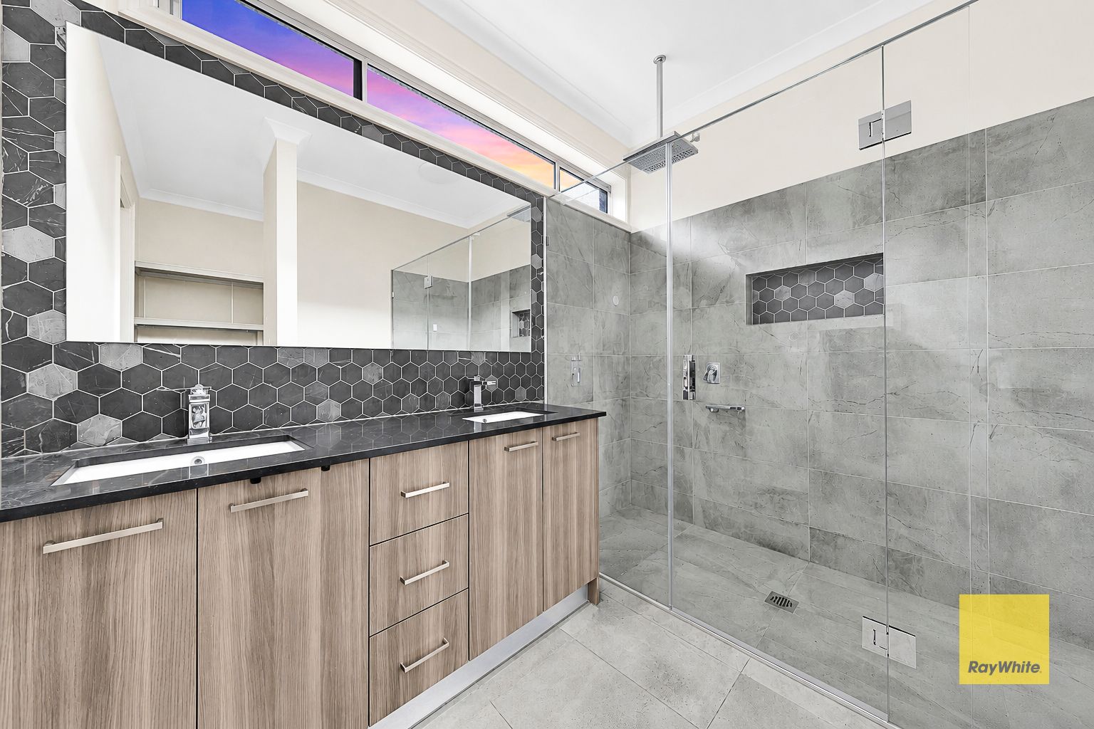3 Lamina Street — photo 12 of 25
